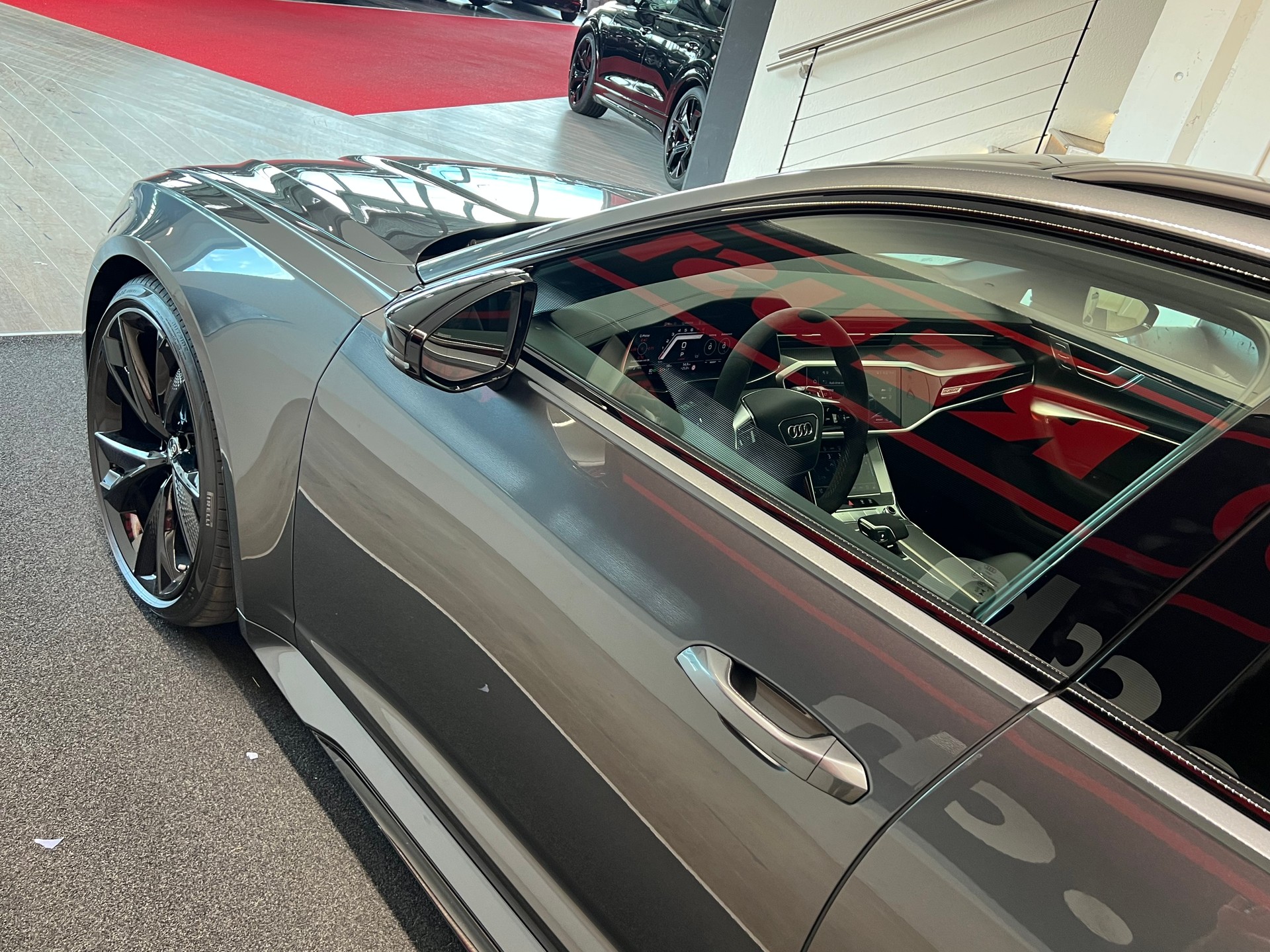AUDI RS6 Avant 4.0 TFSI V8 Performance quattro-image-9