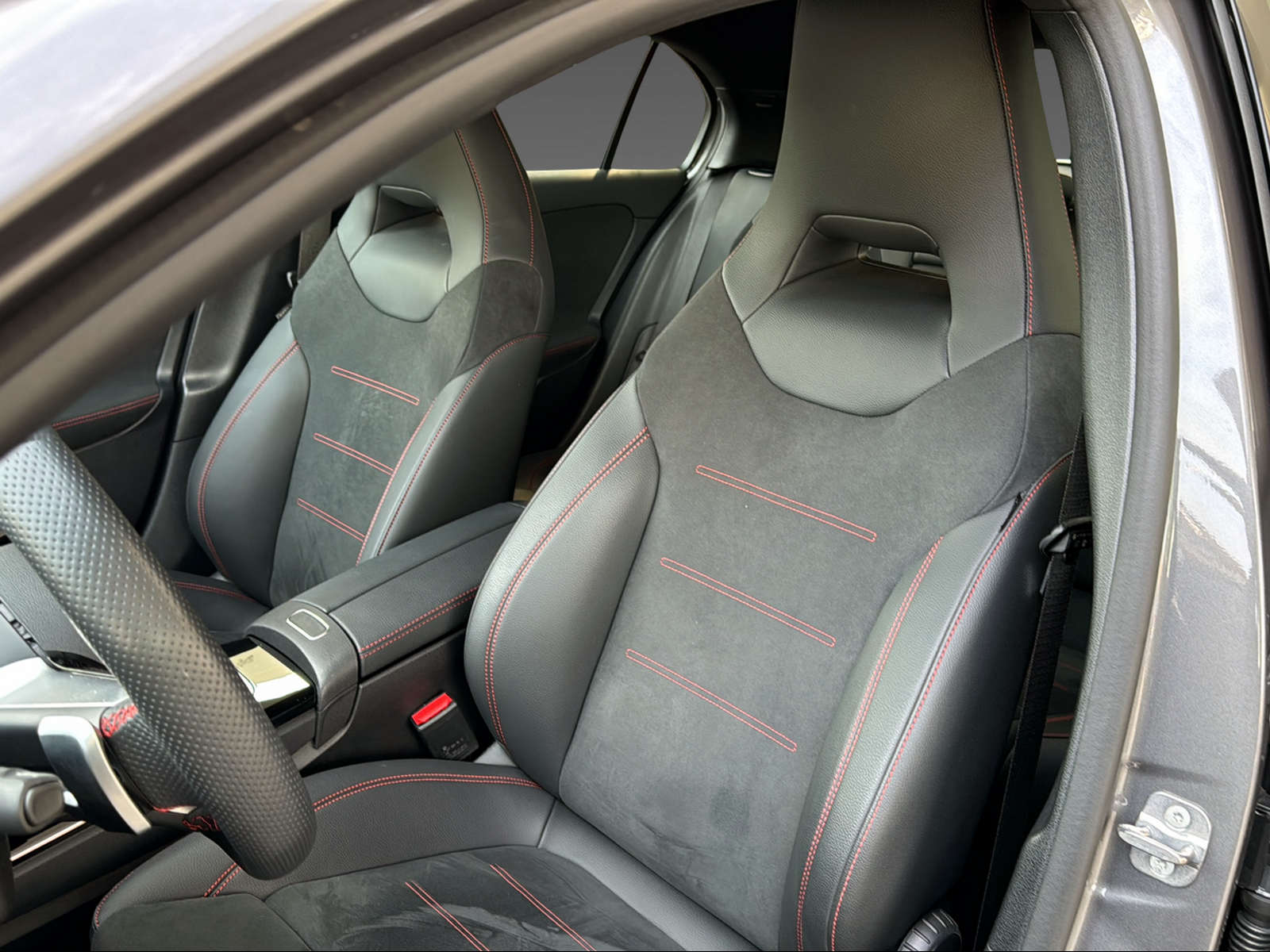 MERCEDES-BENZ A 220 4Matic 8G-DCT-image-7