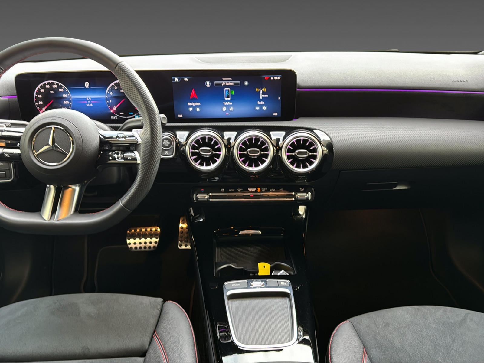 MERCEDES-BENZ A 220 4Matic 8G-DCT-image-9