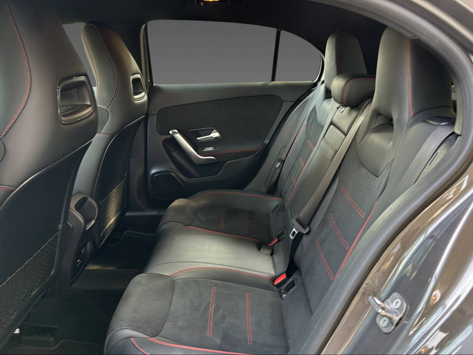 MERCEDES-BENZ A 220 4Matic 8G-DCT-image-10