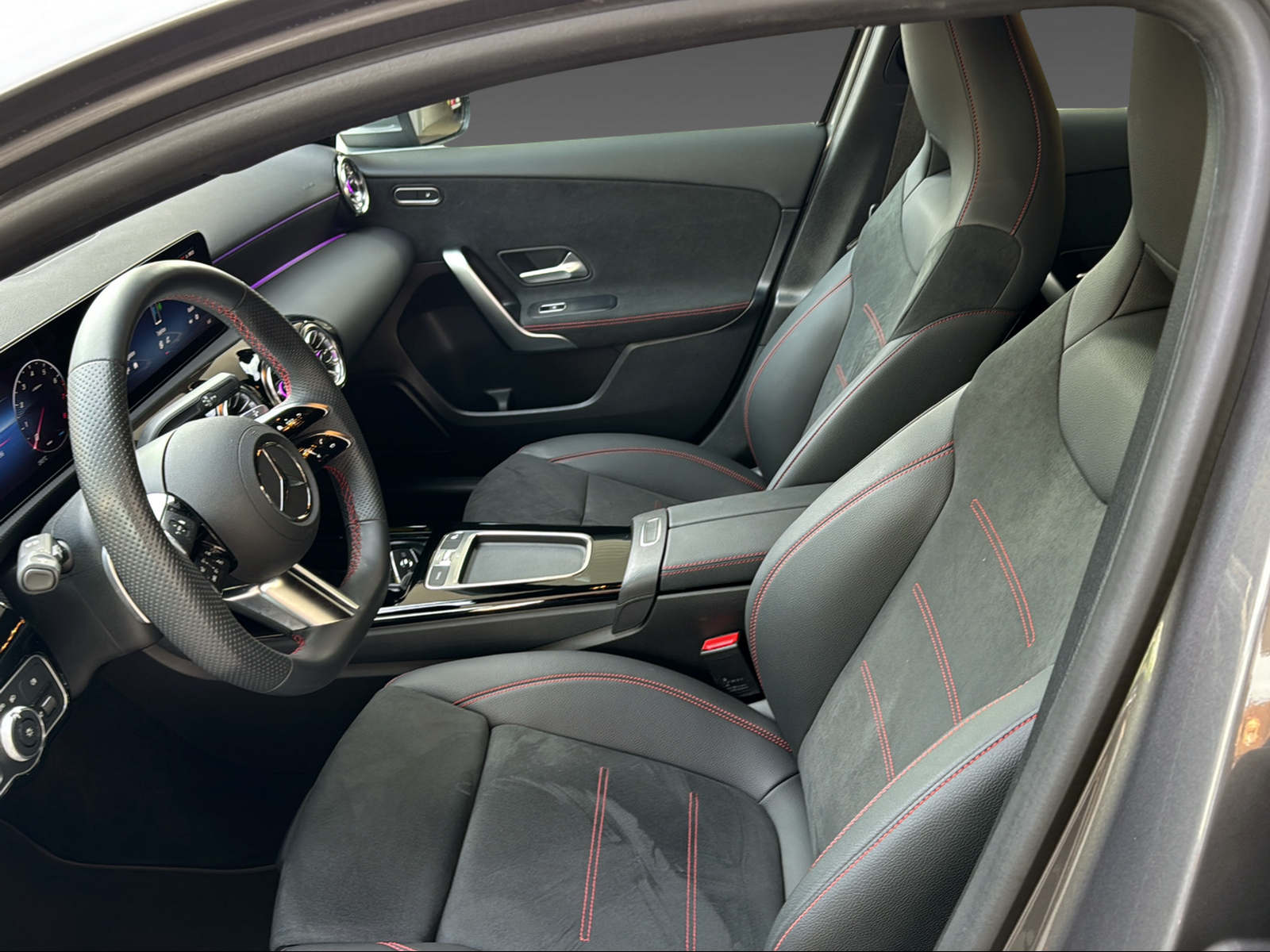 MERCEDES-BENZ A 220 4Matic 8G-DCT-image-8