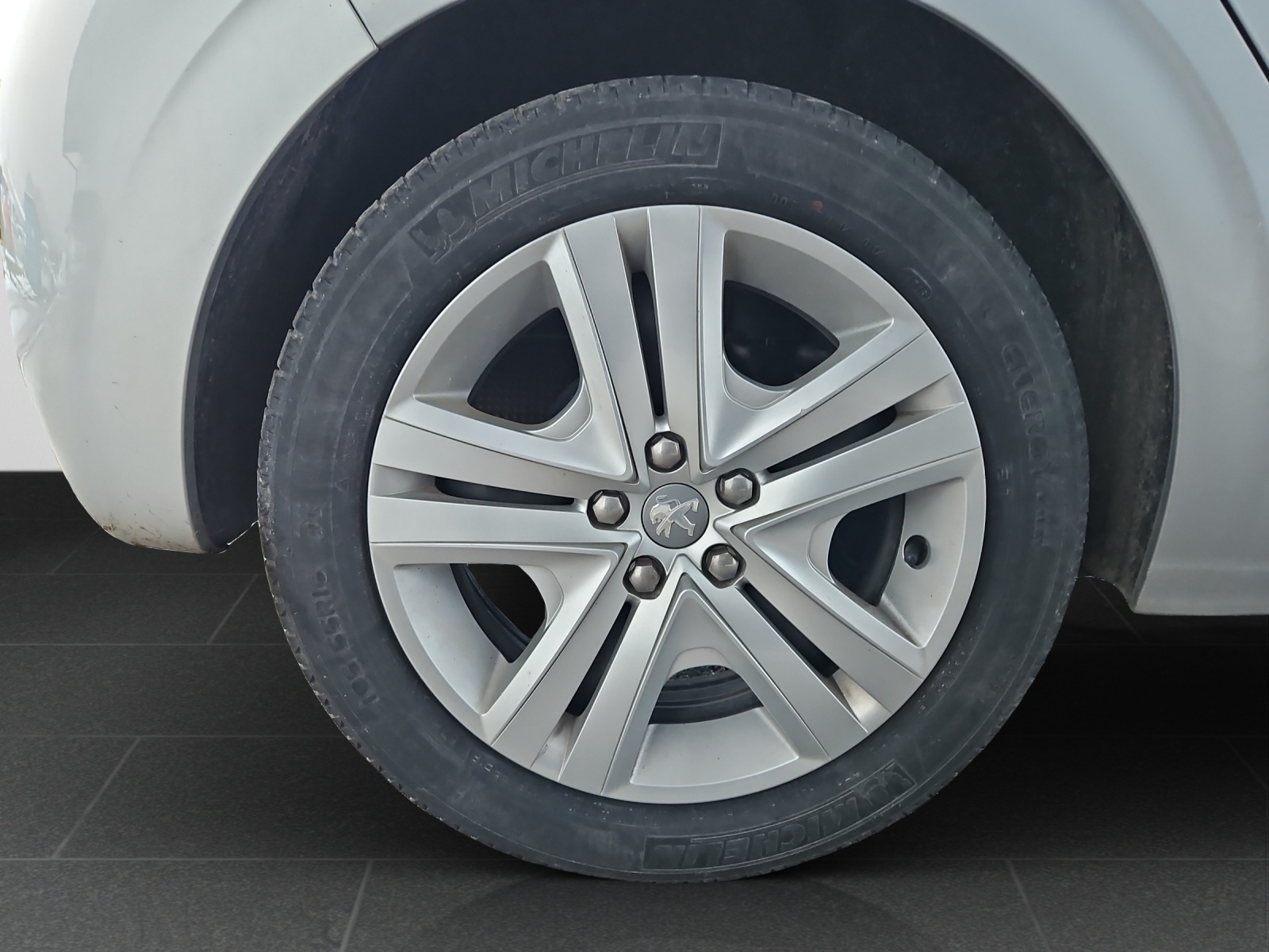 PEUGEOT 208 1.2 PureTech Active-image-13