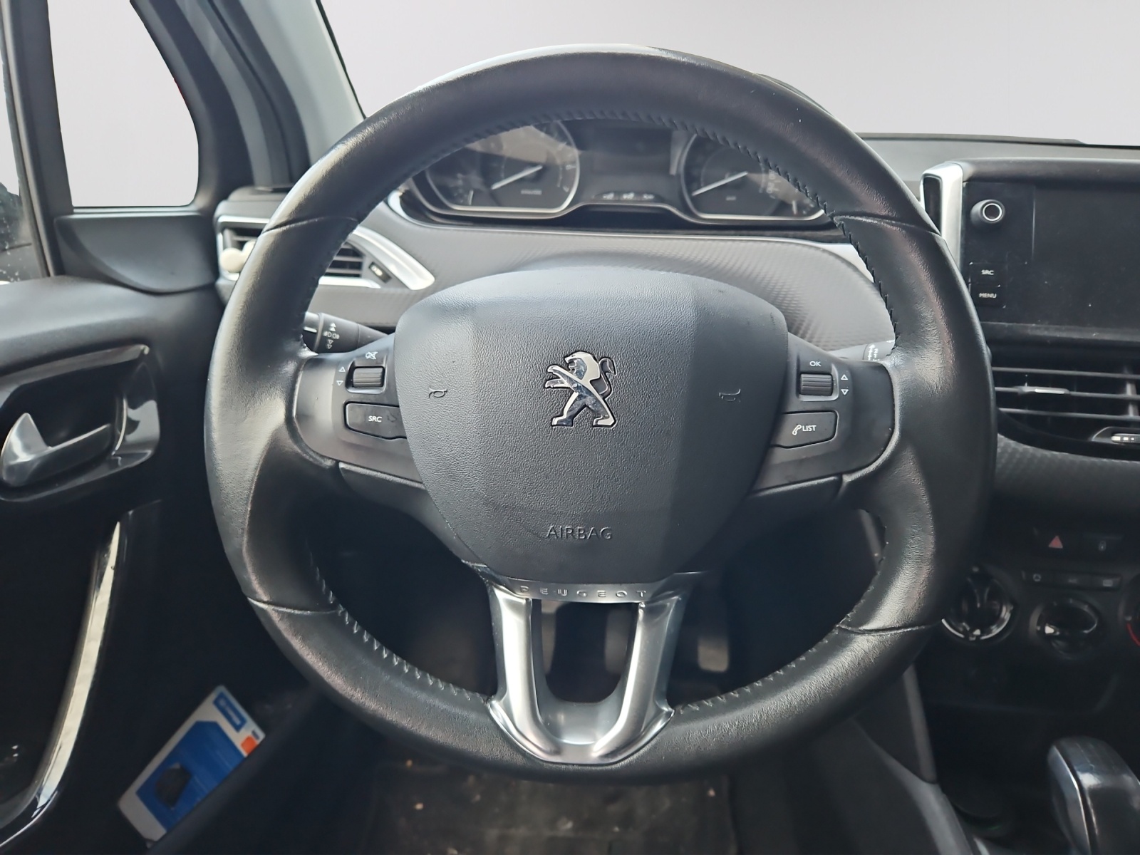 PEUGEOT 208 1.2 PureTech Active-image-9