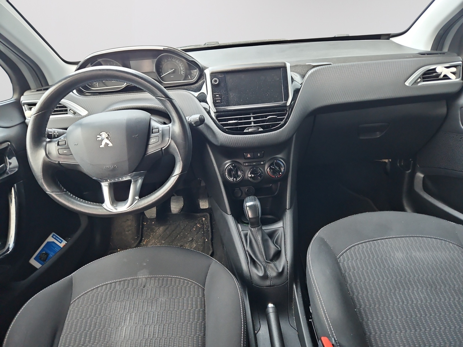 PEUGEOT 208 1.2 PureTech Active-image-8
