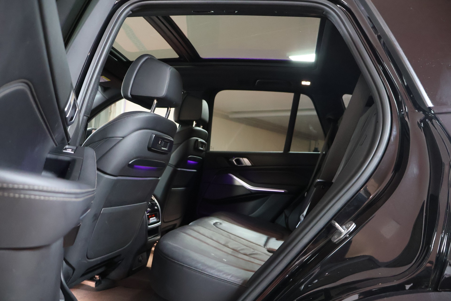 BMW X5 xDrive M50d Steptronic-image-15