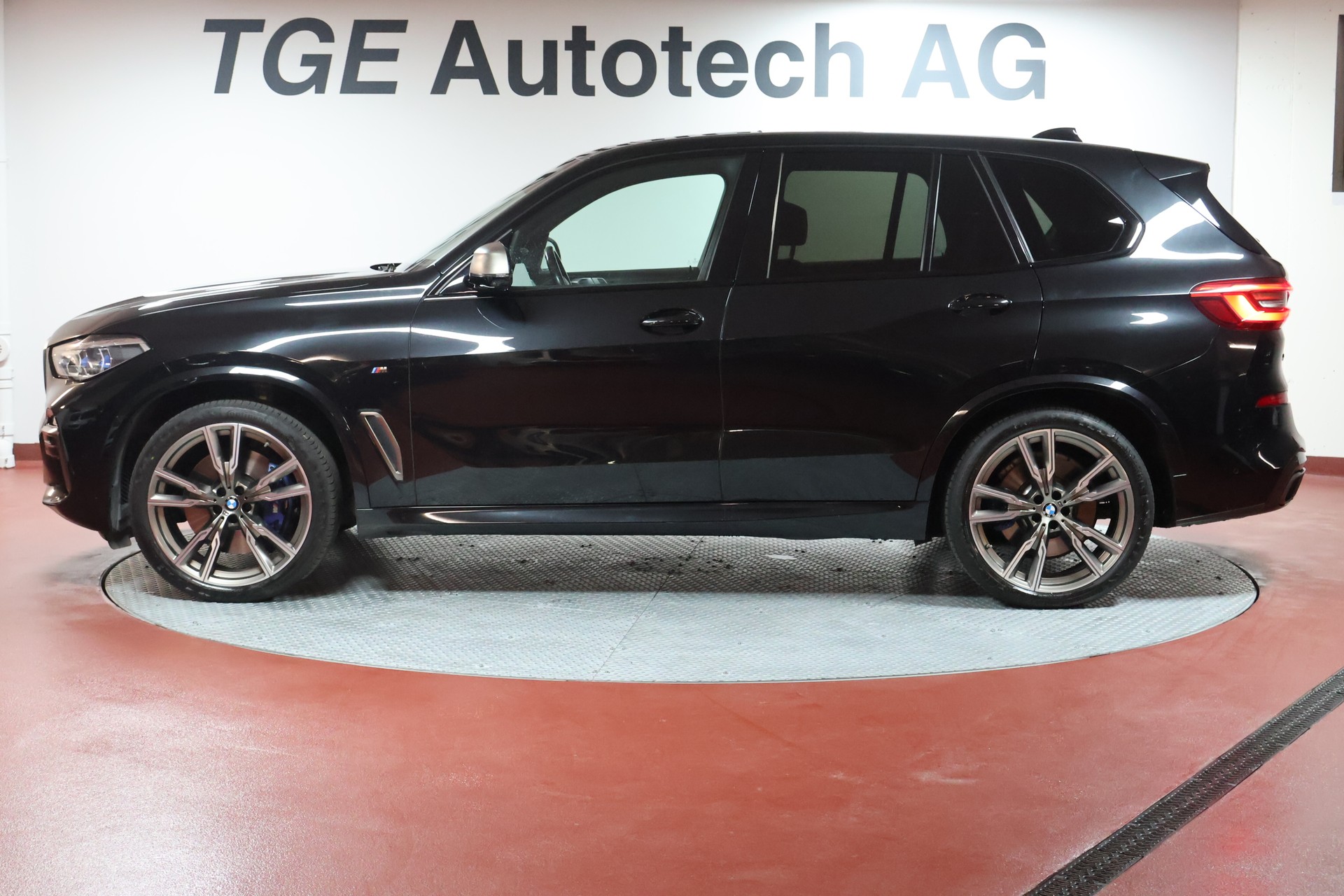 BMW X5 xDrive M50d Steptronic-image-3