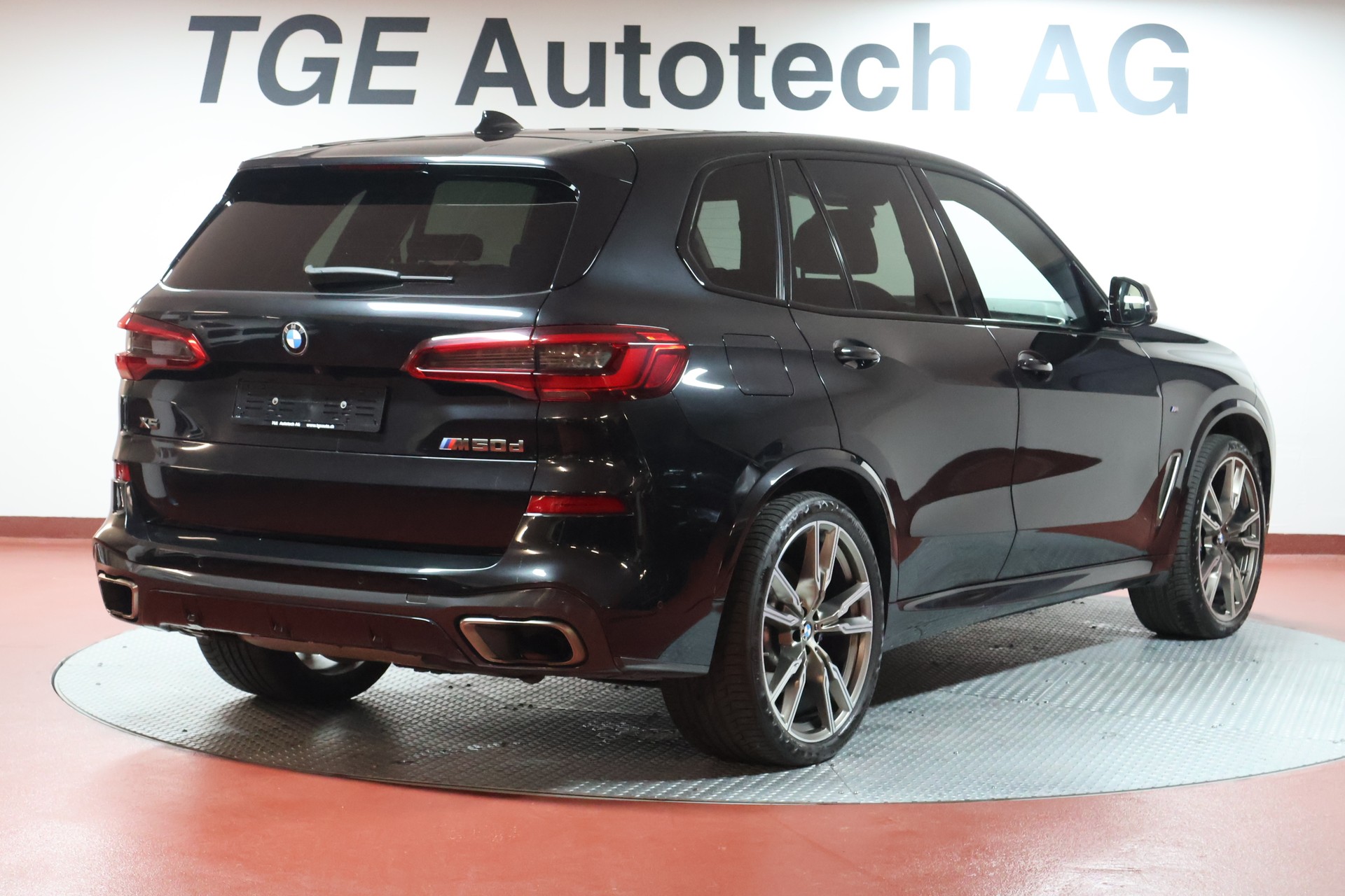 BMW X5 xDrive M50d Steptronic-image-17