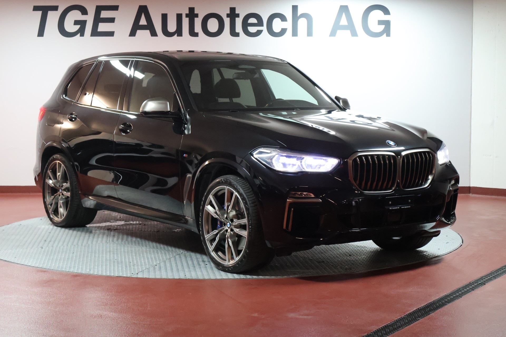 BMW X5 xDrive M50d Steptronic-image-2