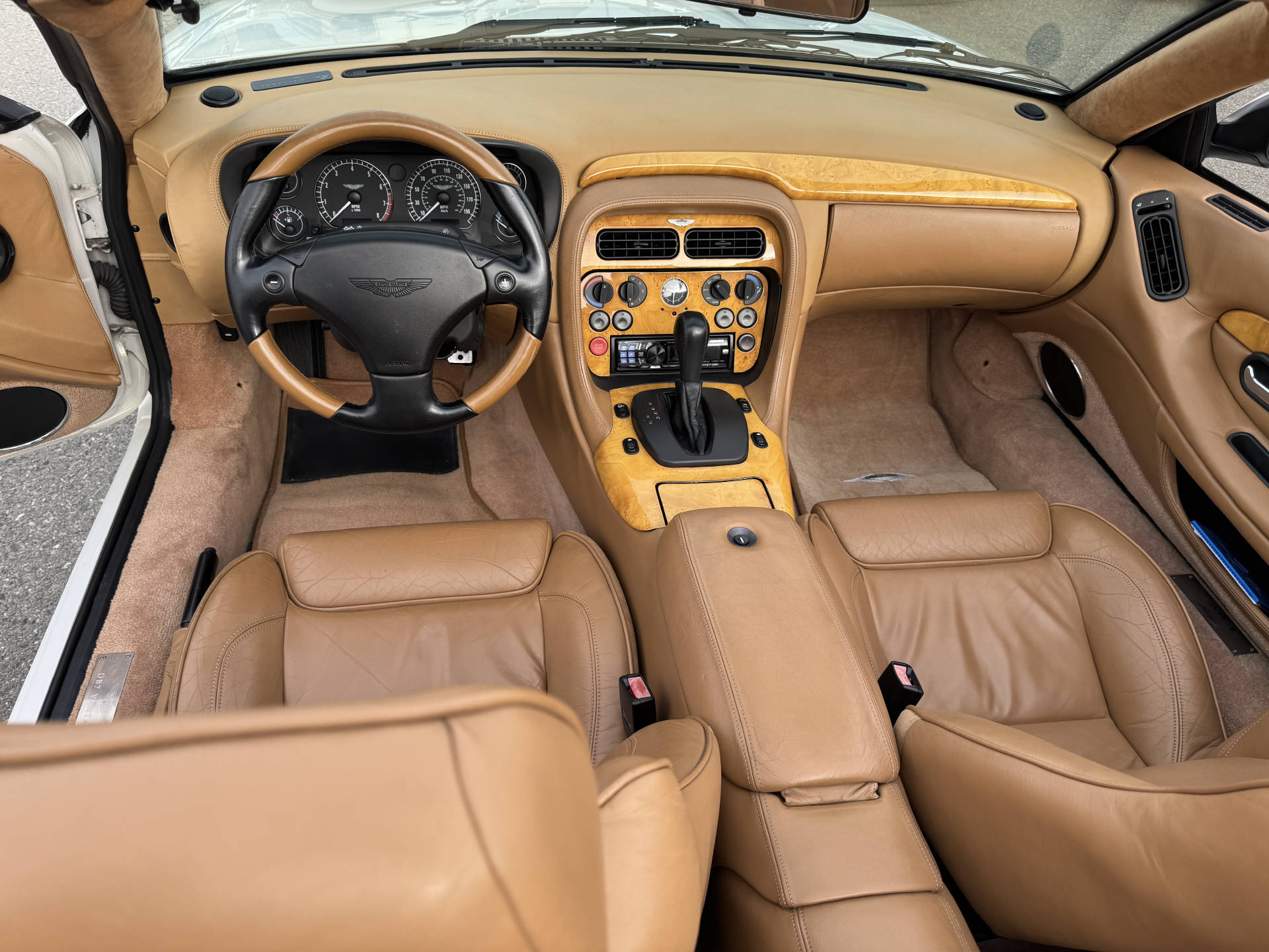 ASTON MARTIN DB7 Vantage Cabrio-image-8