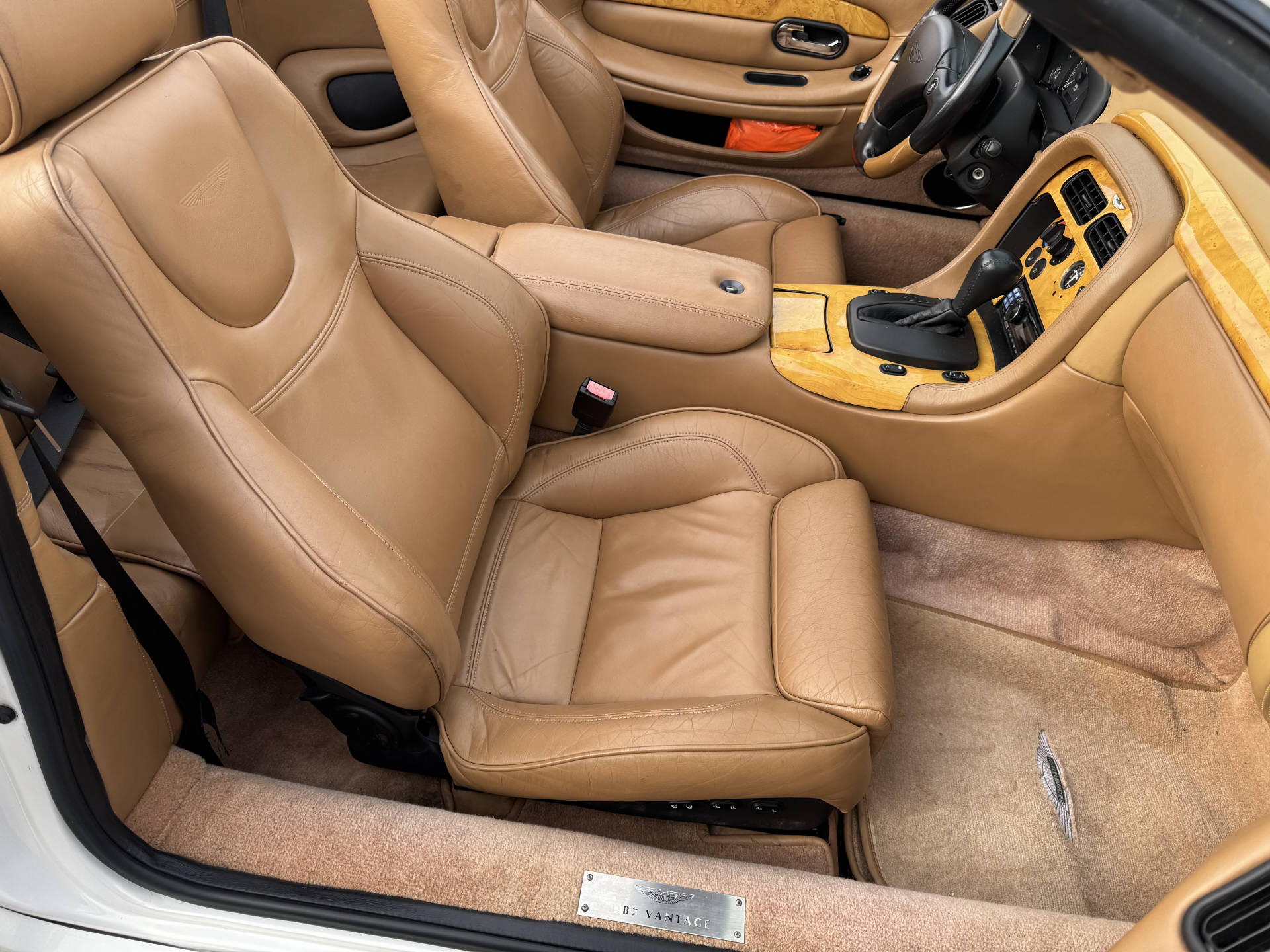 ASTON MARTIN DB7 Vantage Cabrio-image-9