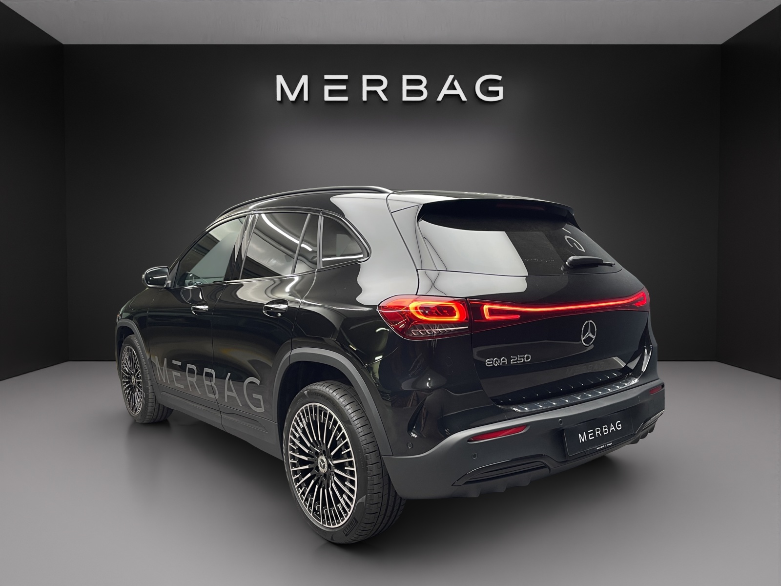 MERCEDES-BENZ EQA 250-image-3