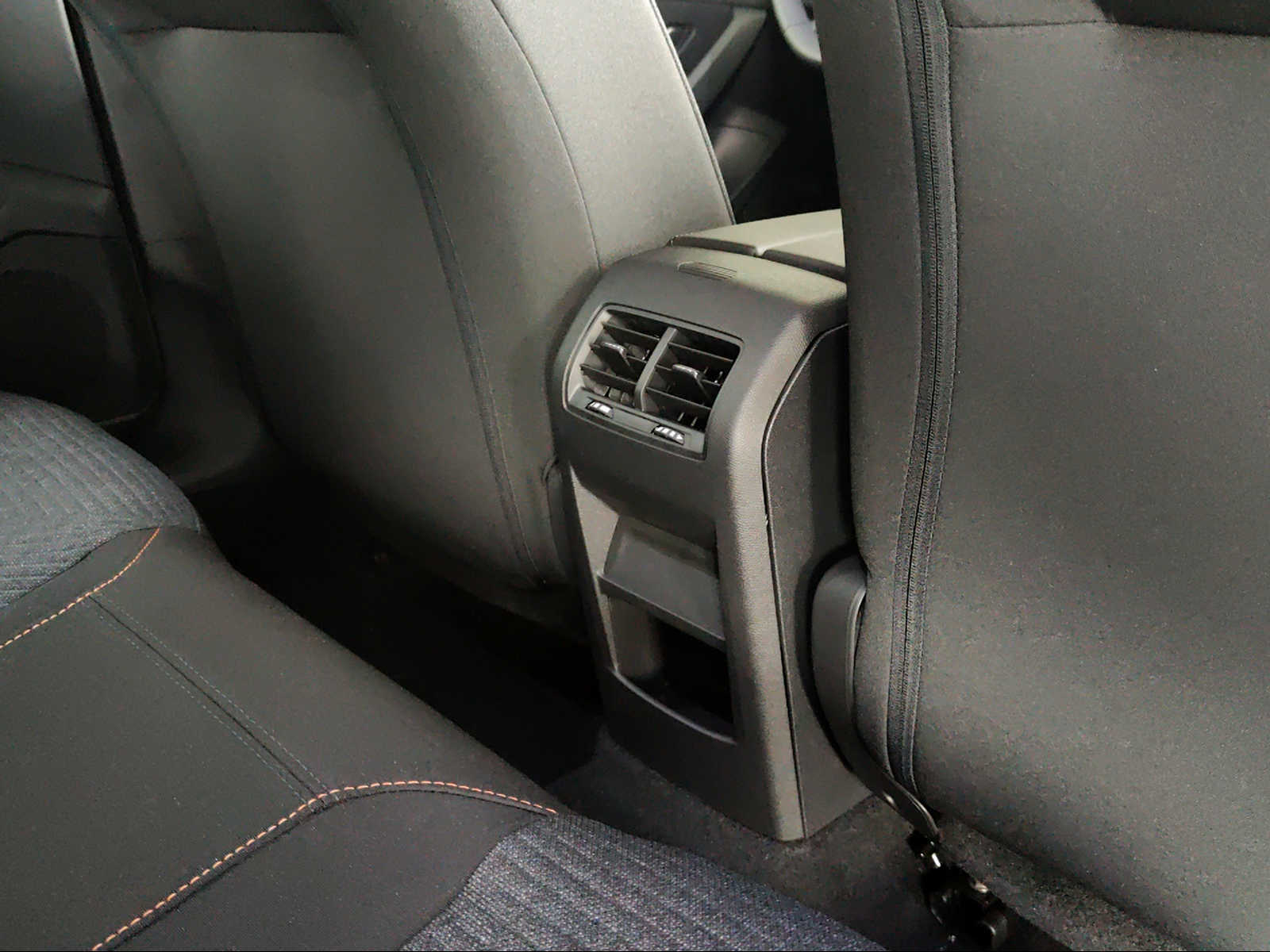 PEUGEOT 308 SW 1.2 HEV 136 Style-image-10