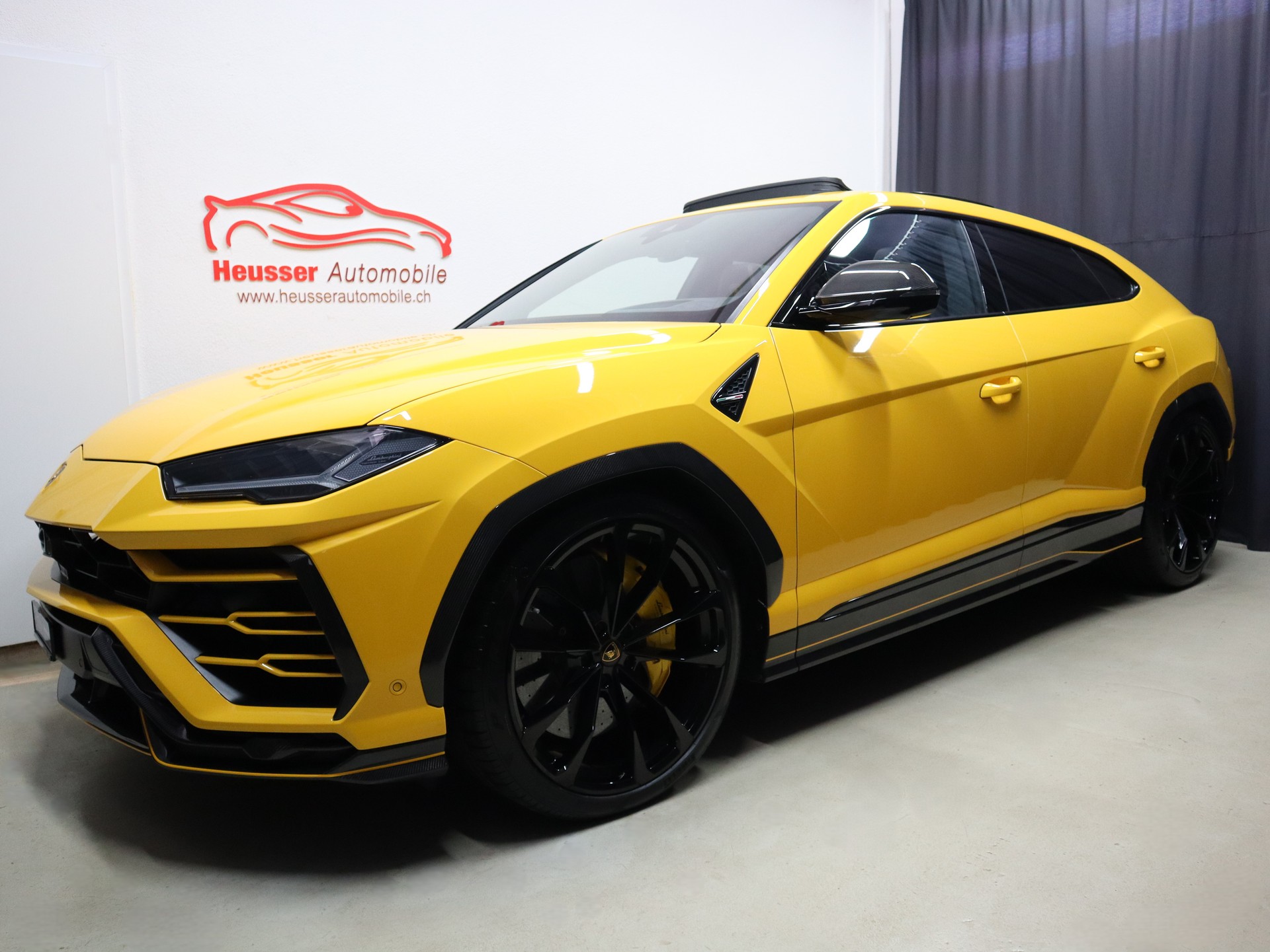 LAMBORGHINI Urus E-Gear - Full PPF - Carbon - Panorama - Luftfederung - B&O - Akrapovic - 650 PS-image-1