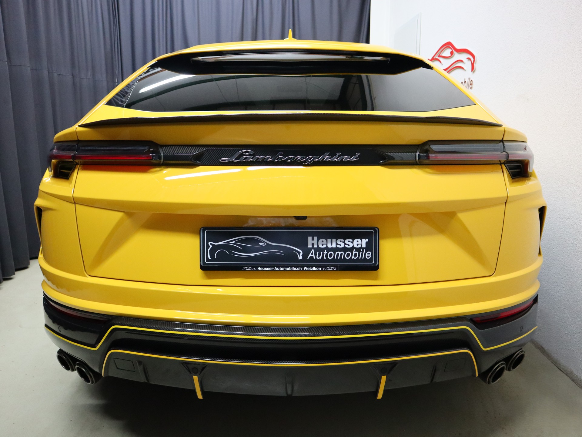 LAMBORGHINI Urus E-Gear - Full PPF - Carbon - Panorama - Luftfederung - B&O - Akrapovic - 650 PS-image-5