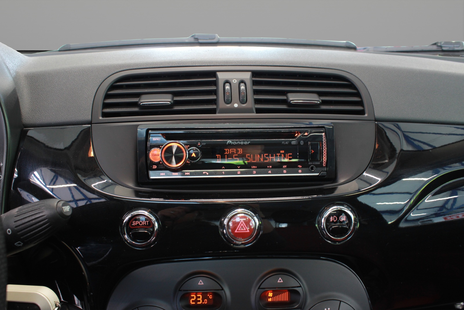 FIAT 500 1.4 16V Lounge-image-9