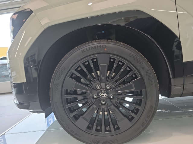 HYUNDAI Santa Fe 1.6 T-GDi Calligraphy 4WD Plug-in Hybrid-image-9