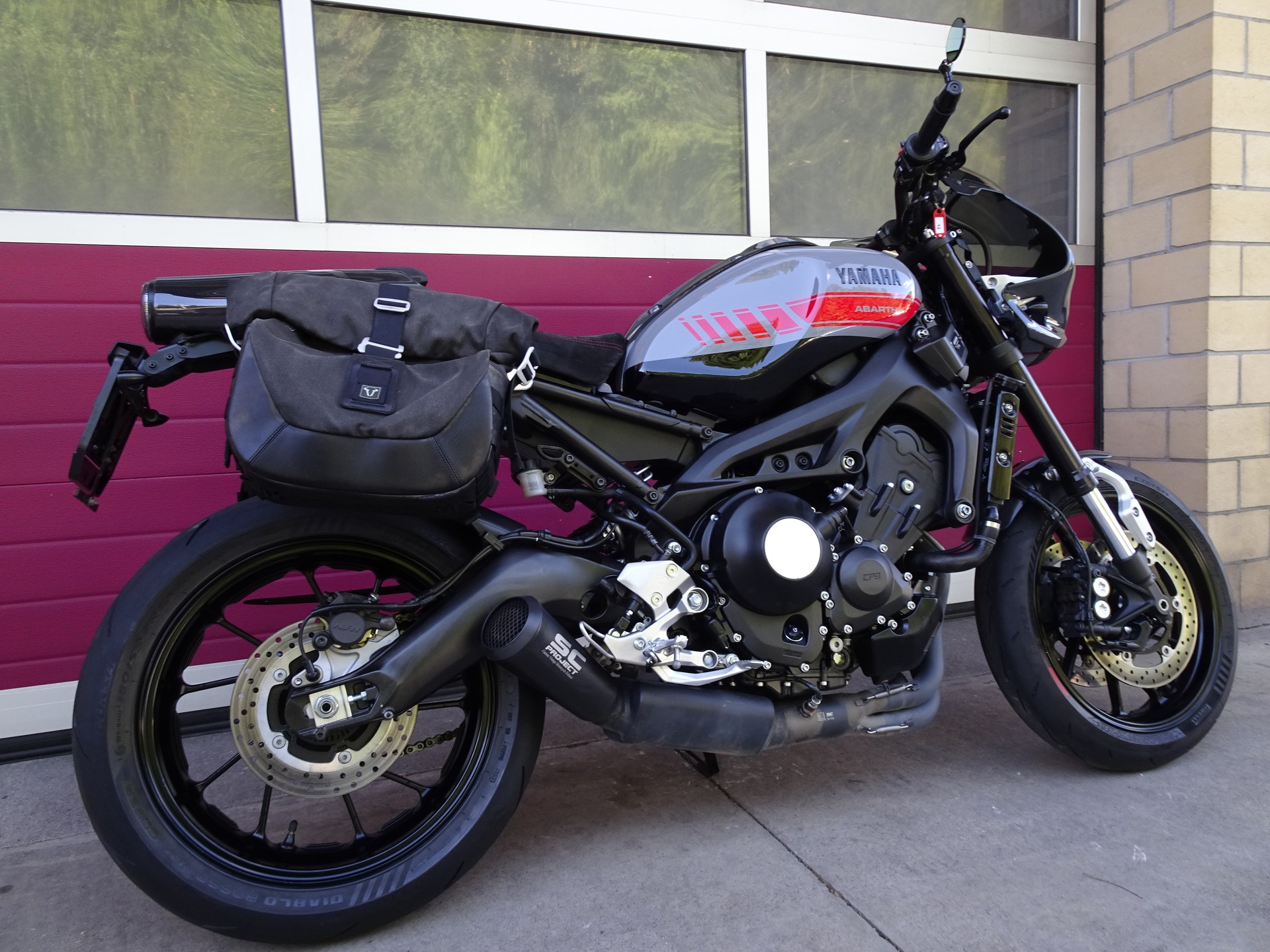 YAMAHA XSR 900 Abarth-image-8
