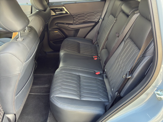 MITSUBISHI Outlander PHEV Instyle4WD-image-6