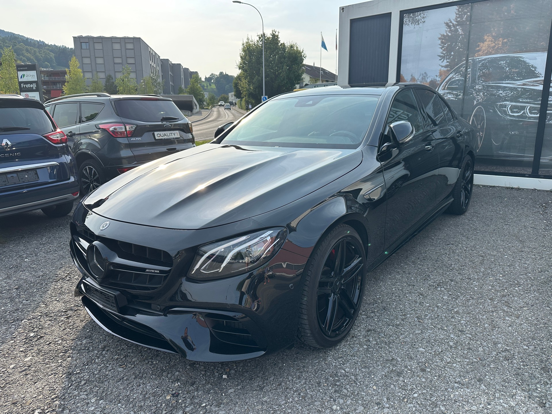 MERCEDES-BENZ E 63 AMG 4Matic Speedshift MCT-showroom-element-3
