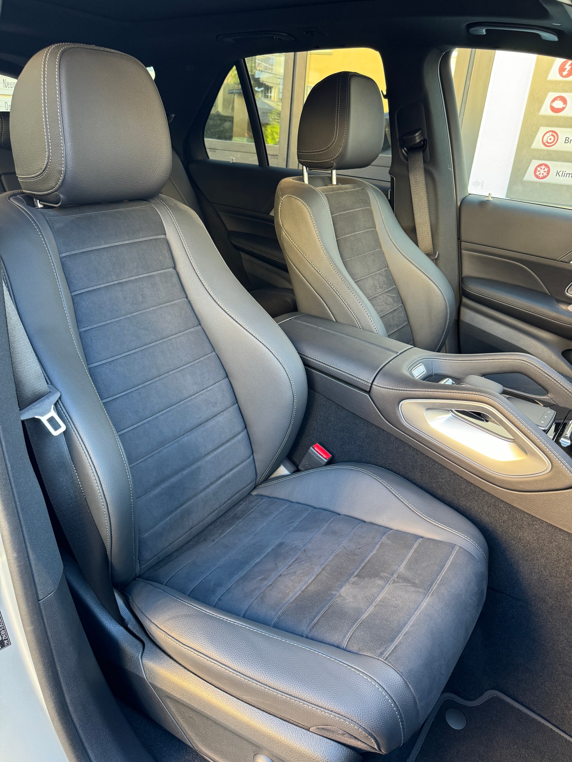 MERCEDES-BENZ GLE 300 d 4Matic 9G-Tronic-image-14