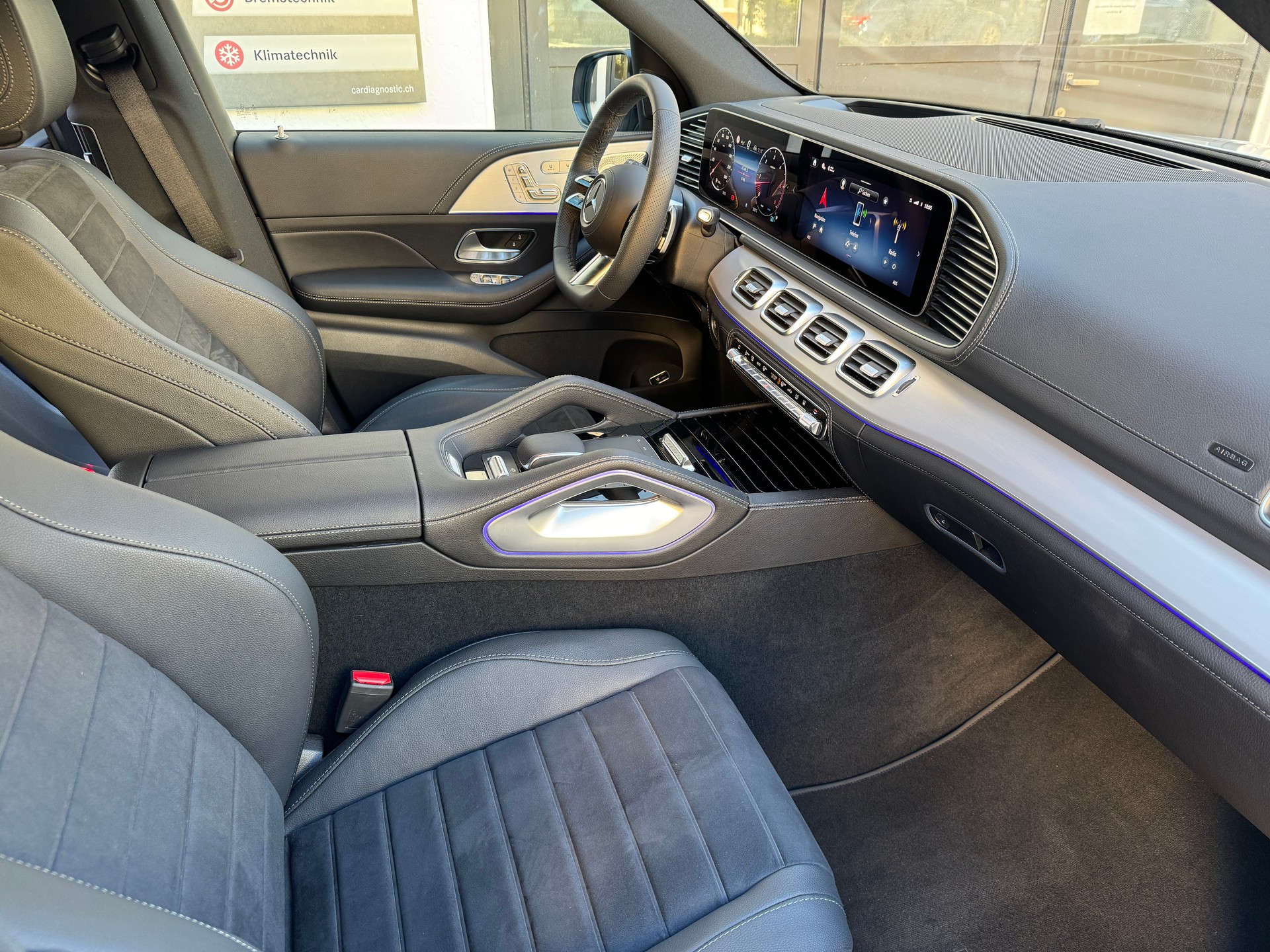 MERCEDES-BENZ GLE 300 d 4Matic 9G-Tronic-image-11