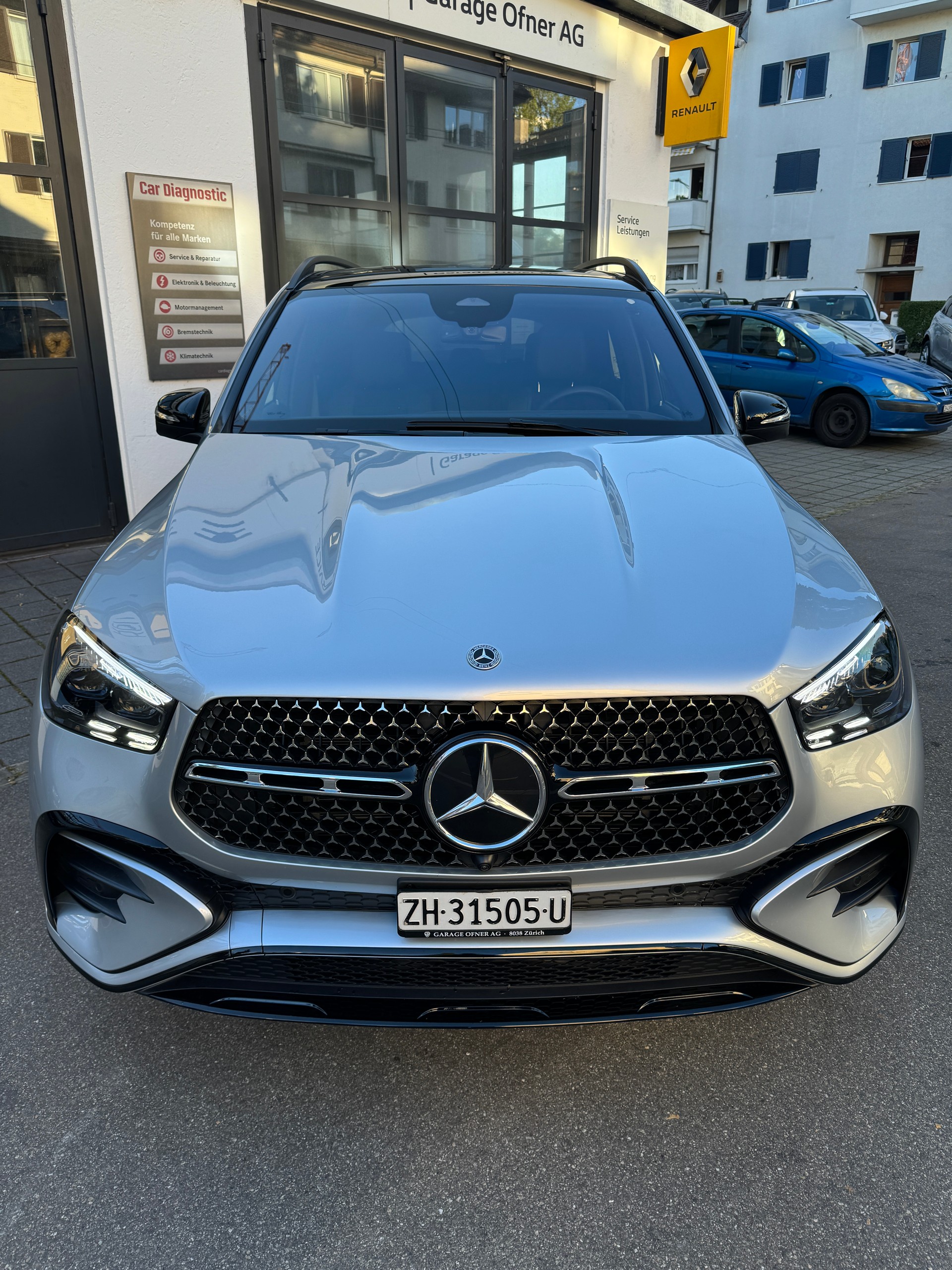 MERCEDES-BENZ GLE 300 d 4Matic 9G-Tronic-showroom-element-2