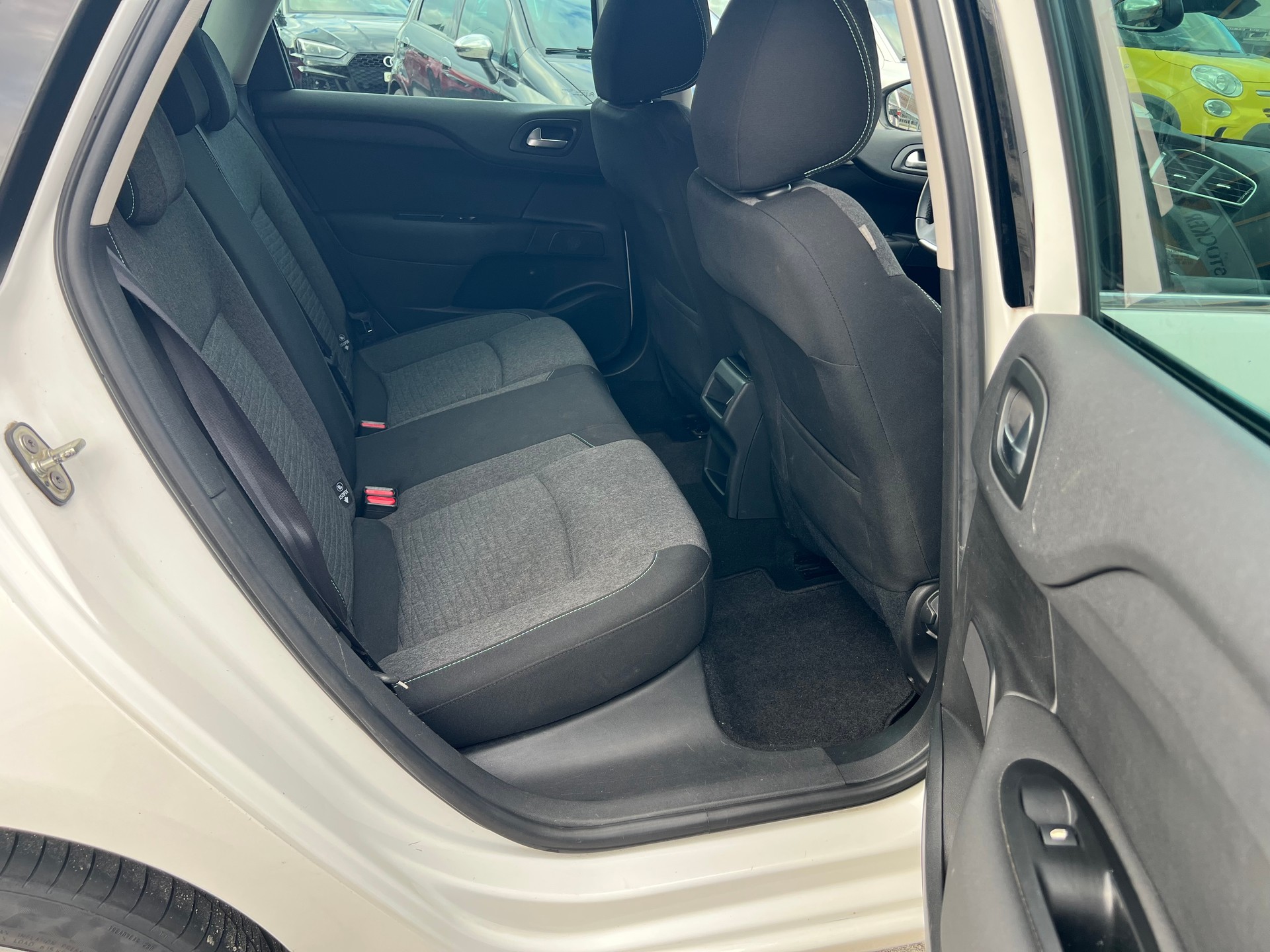 CITROEN C4 1.6 BlueHDi Feel Edition-image-12