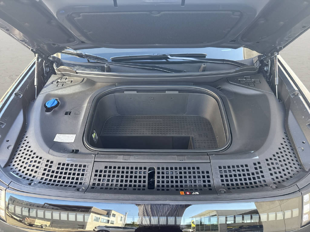 HYUNDAI Ioniq 9 Calligraphy 4WD-image-15