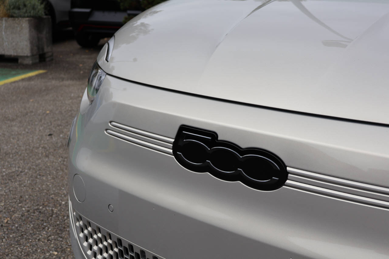 FIAT 500 Armani-image-8