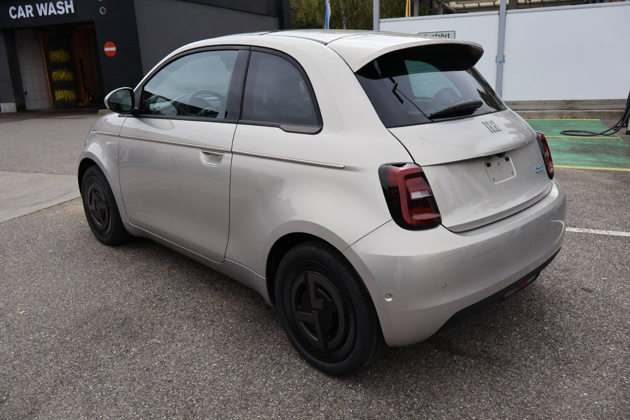 FIAT 500 Armani-image-5