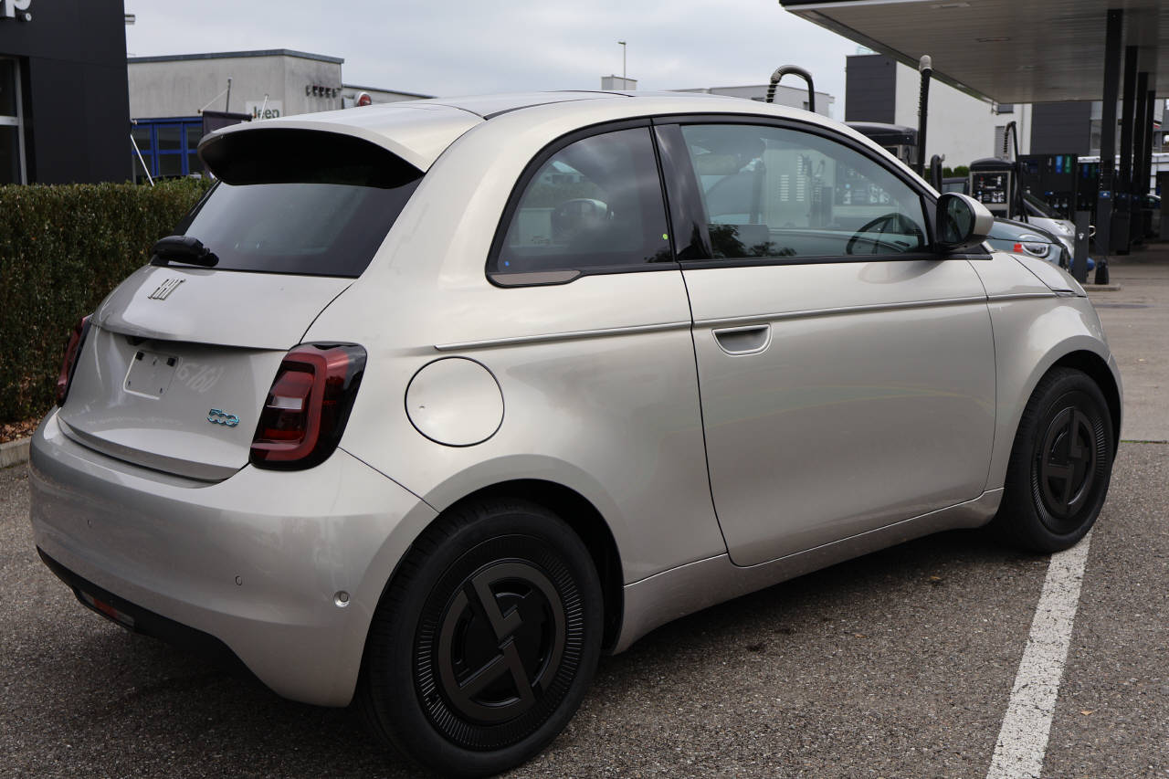 FIAT 500 Armani-image-2