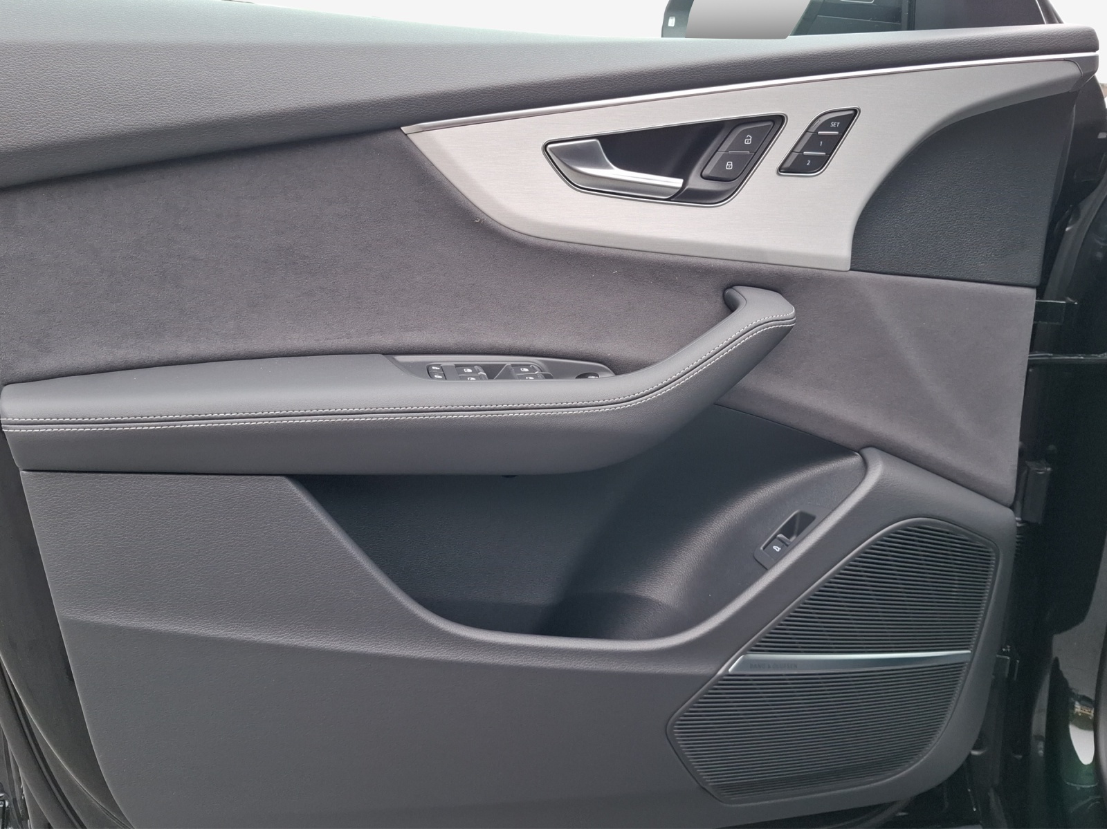 AUDI Q8 TFSI quattro 250 kW tiptronic-image-15