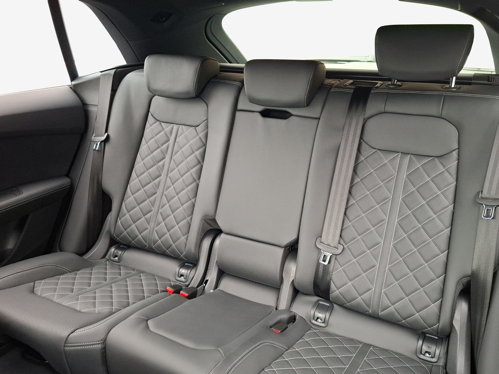 AUDI Q8 TFSI quattro 250 kW tiptronic-image-11