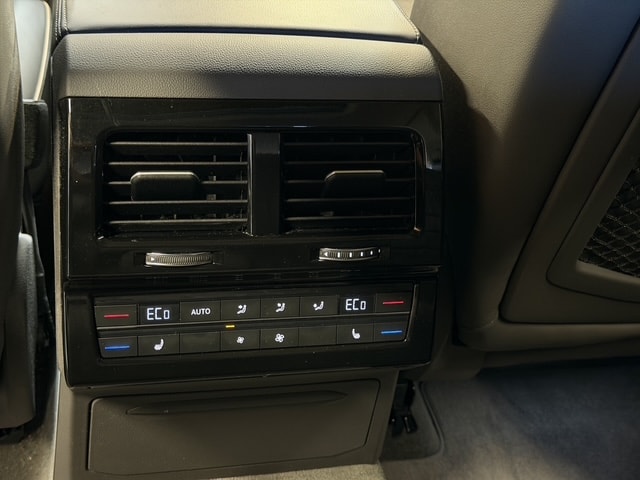 VW Touareg 4.0 V8 TDI Atmosphere Tiptronic-image-10