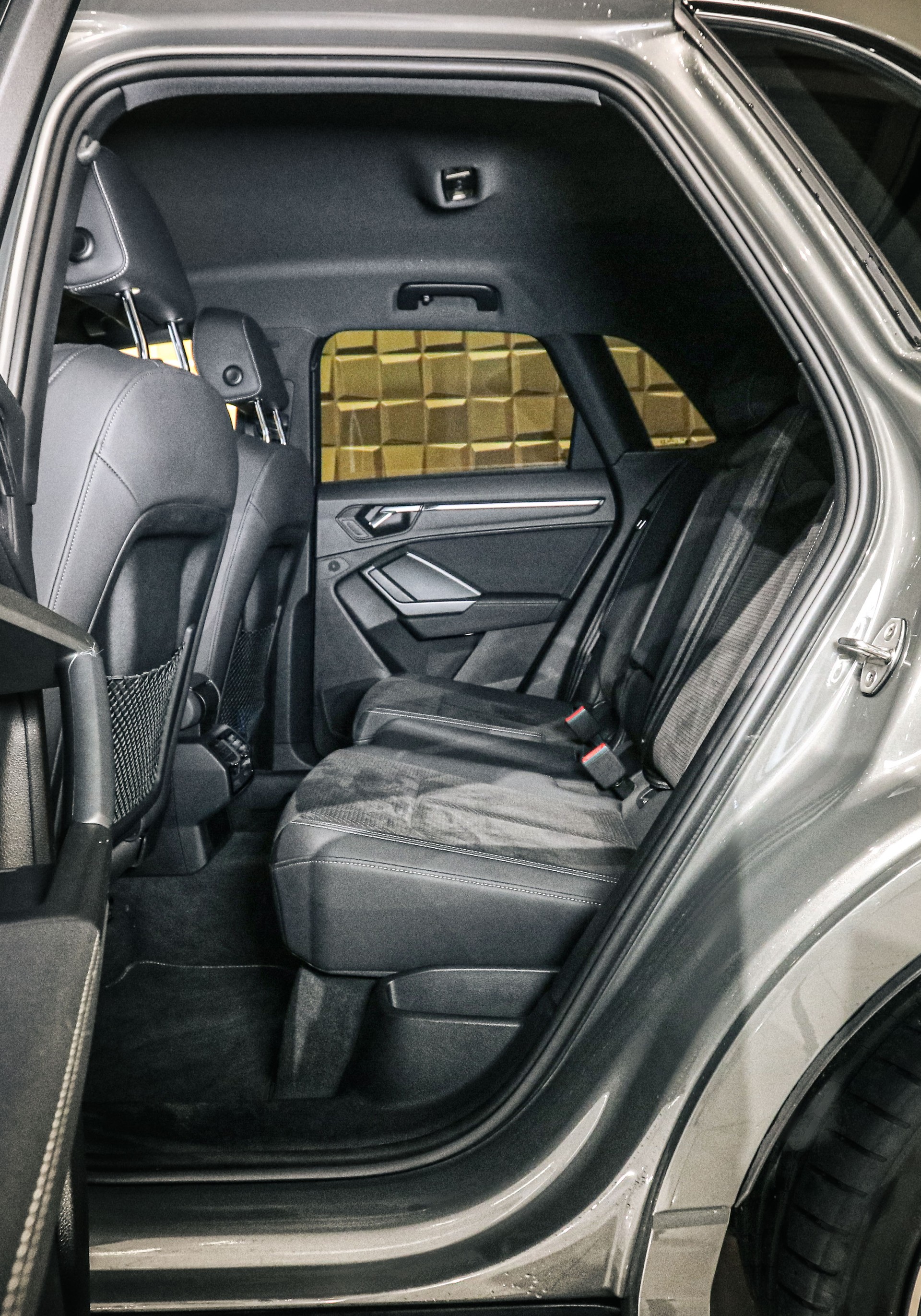 AUDI Q3 40 TDI Attraction S-Tronic S-Line quattro AHK-image-10