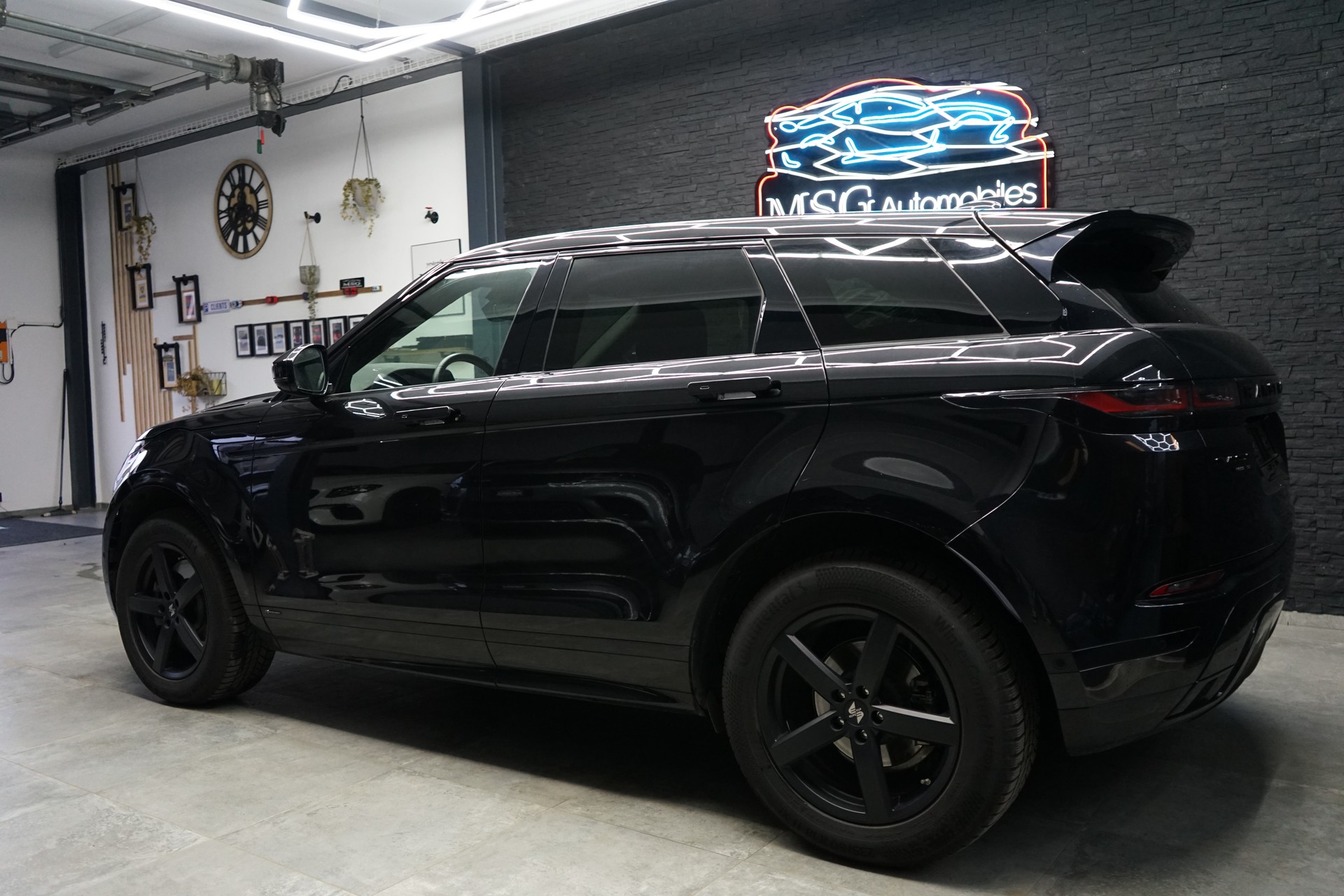 LAND ROVER Range Rover Evoque R-Dynamic P 200 S AT9-image-2