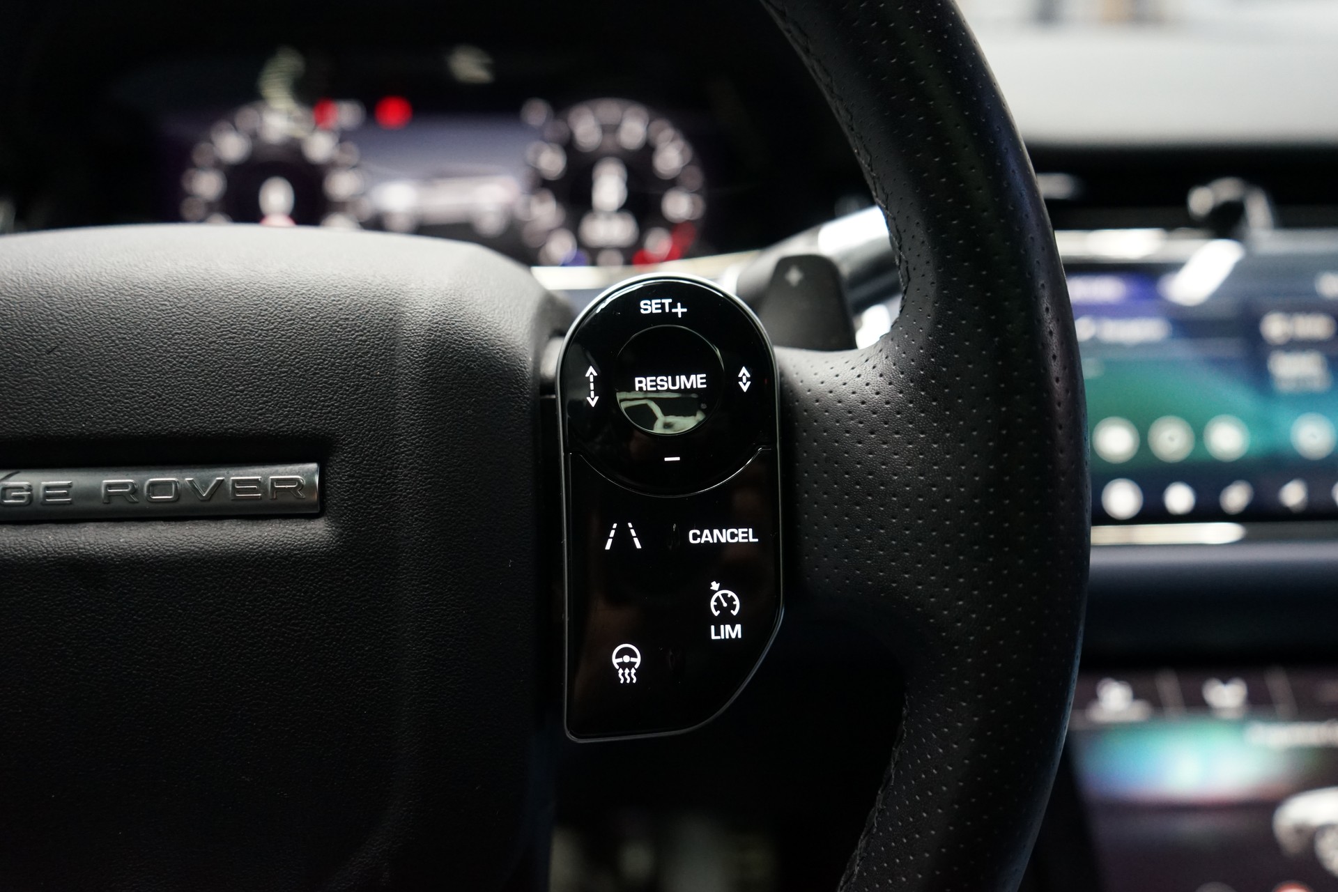 LAND ROVER Range Rover Evoque R-Dynamic P 200 S AT9-image-7