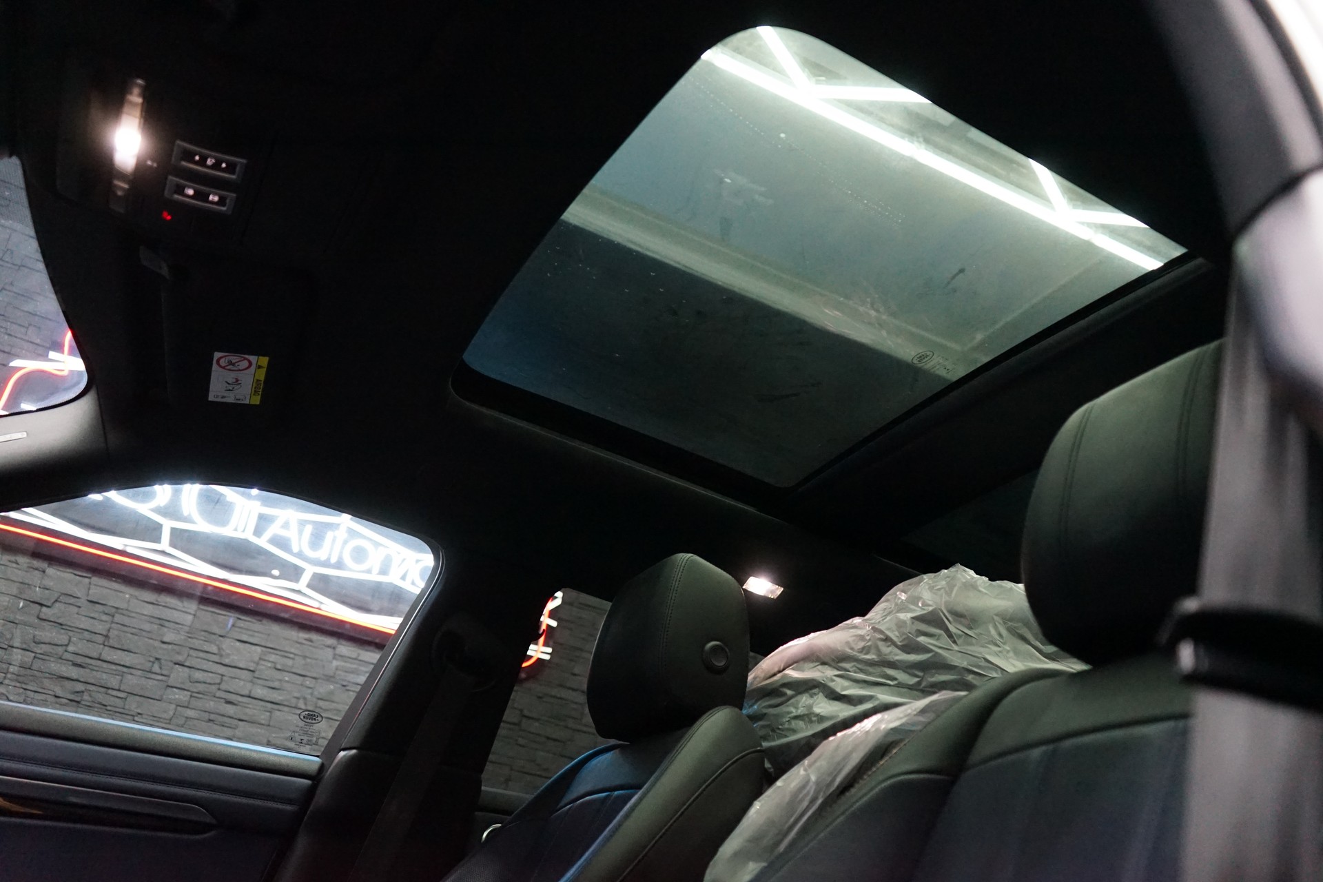 LAND ROVER Range Rover Evoque R-Dynamic P 200 S AT9-image-17