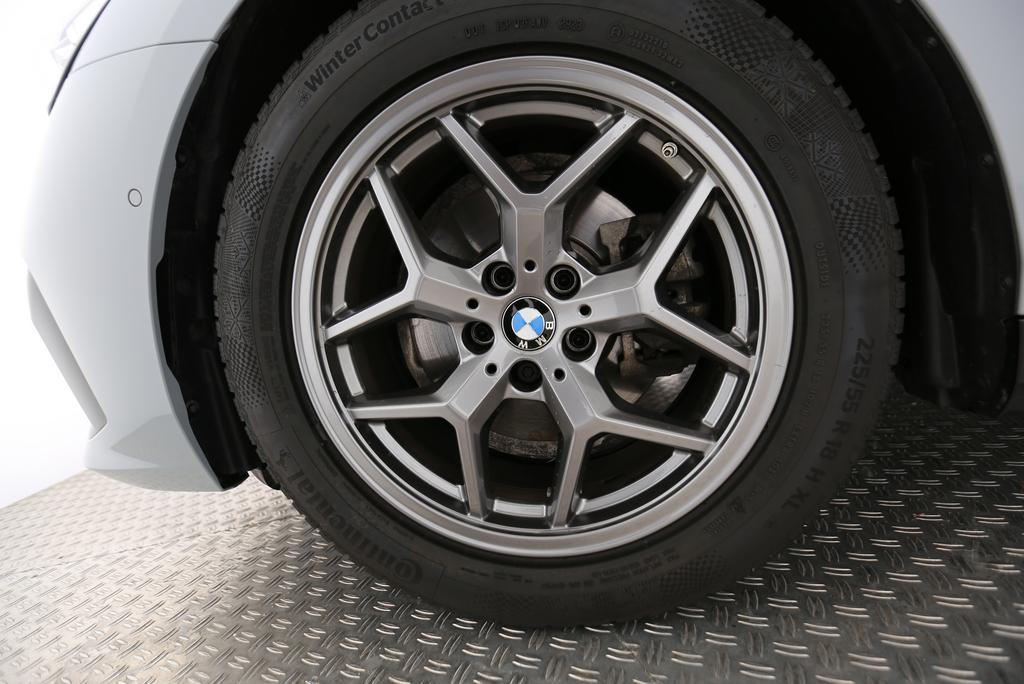 BMW 520d xDrive Touring-image-18