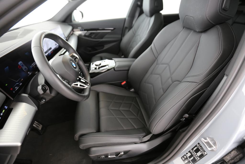 BMW 520d xDrive Touring-image-2