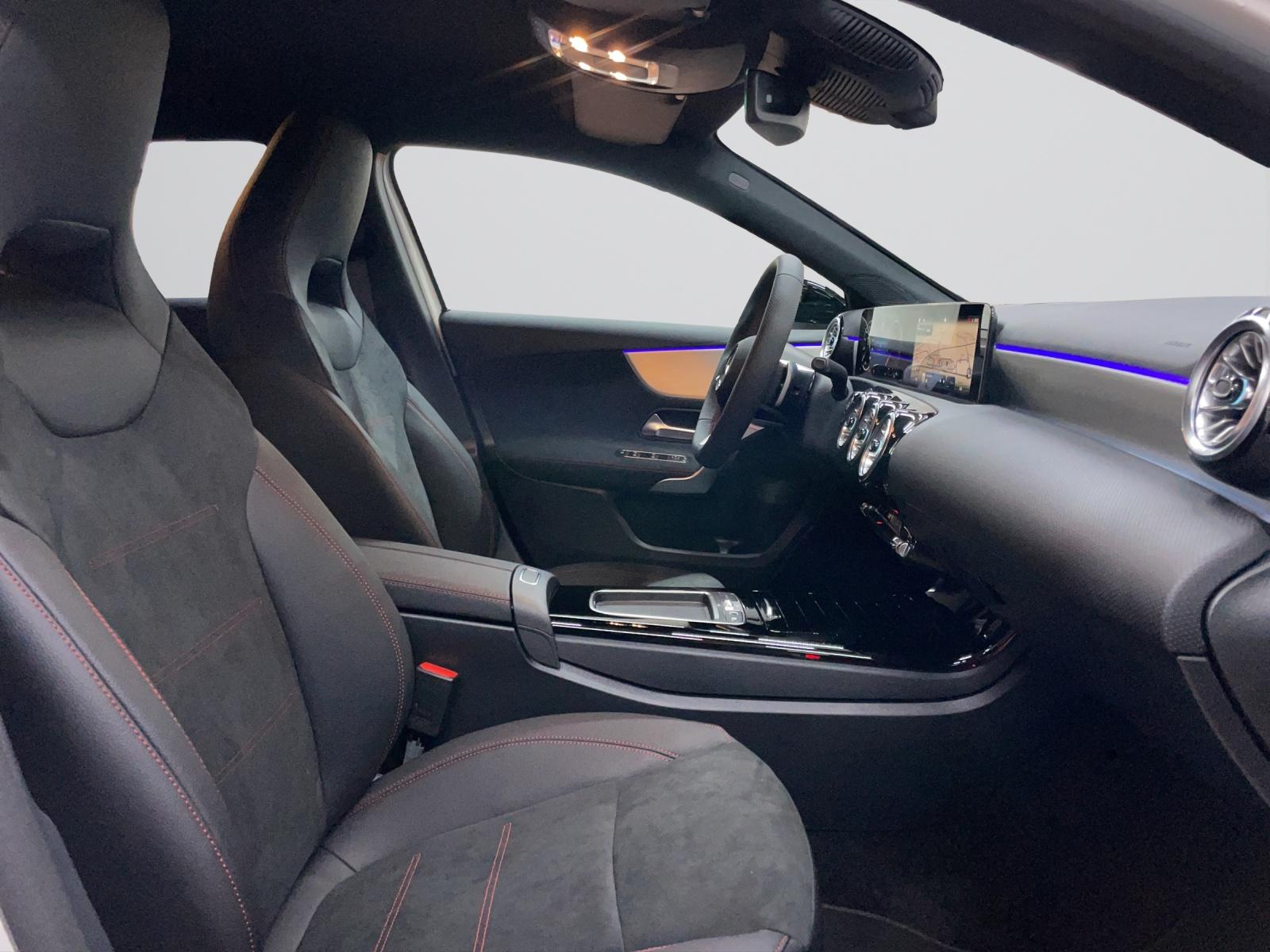 MERCEDES-BENZ A 180 Night Star AMG Line-image-6