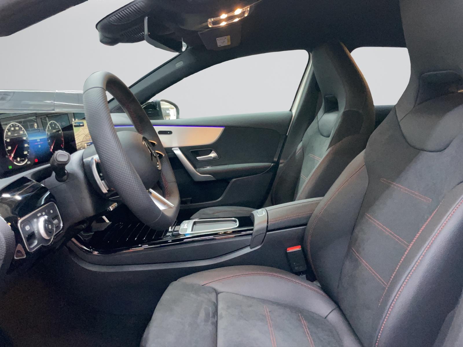 MERCEDES-BENZ A 180 Night Star AMG Line-image-4