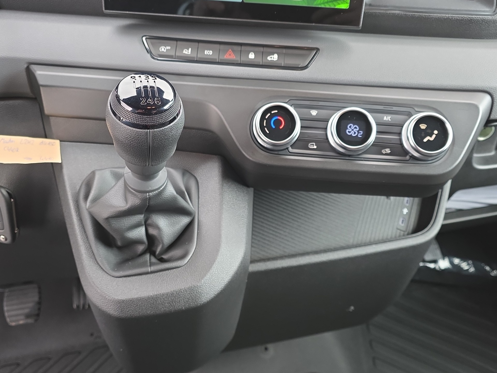 RENAULT Master T35 2.0 Blue dCi 150 L2H2 Advance-image-13