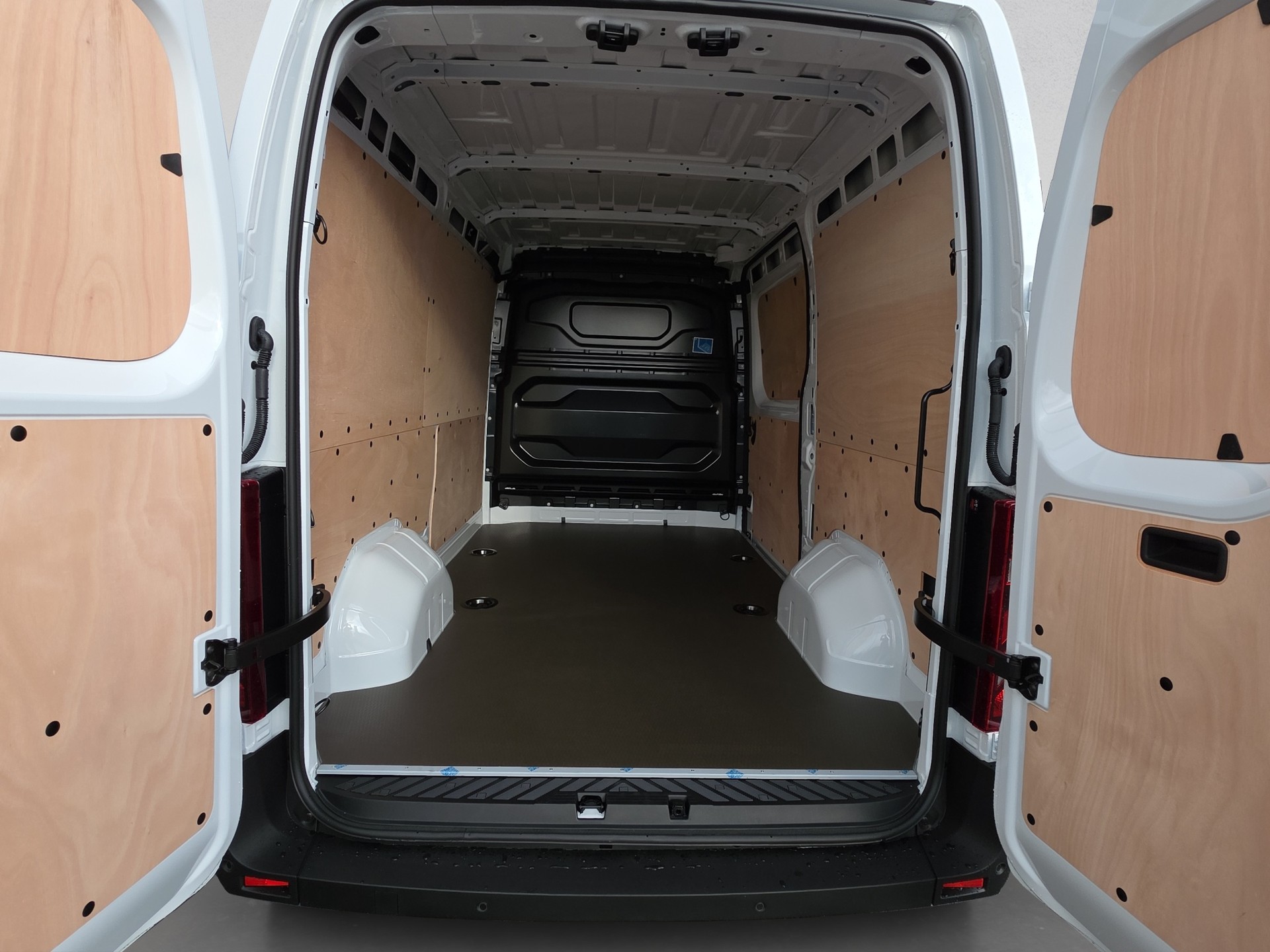 RENAULT Master T35 2.0 Blue dCi 150 L2H2 Advance-image-15