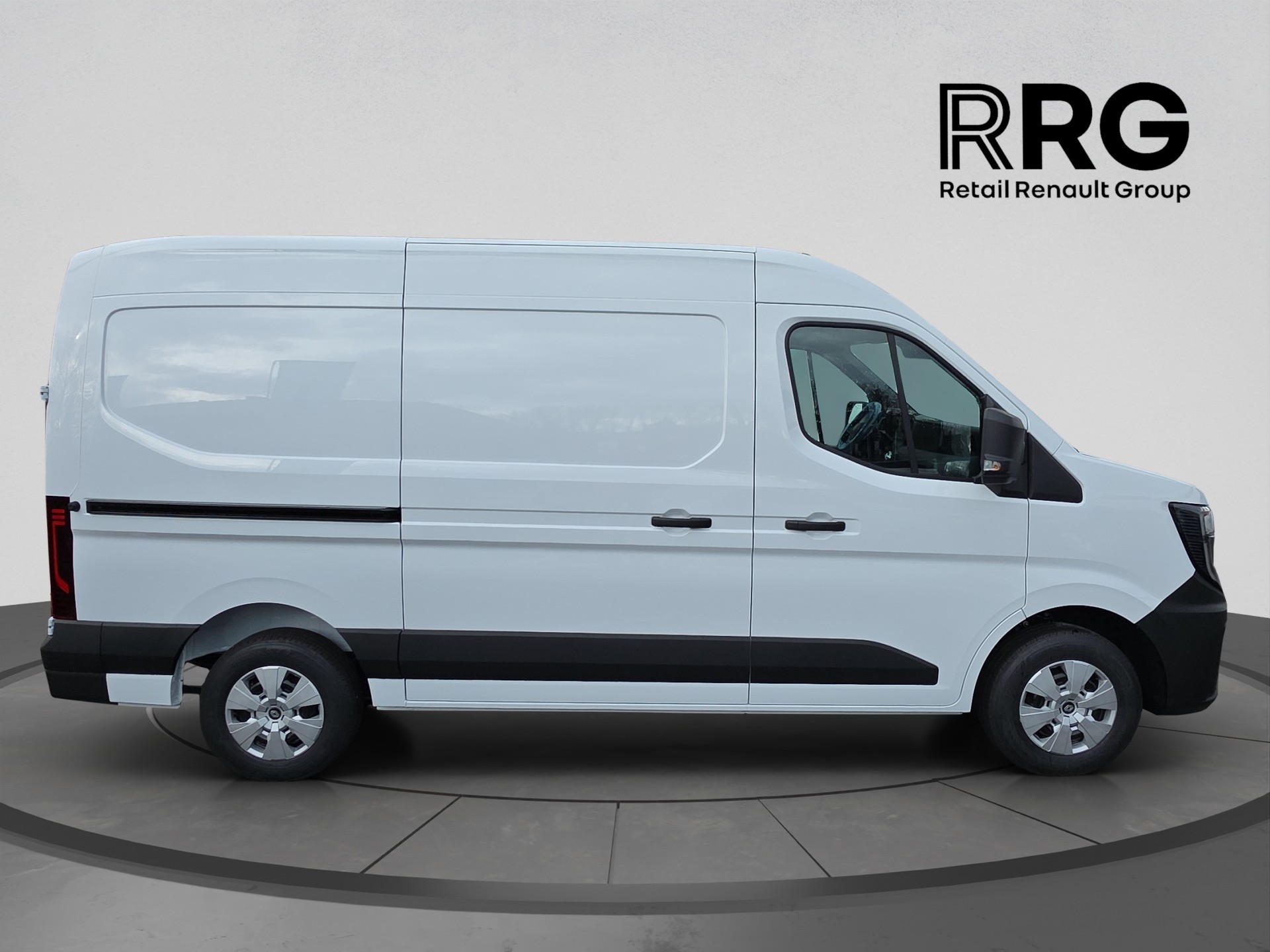 RENAULT Master T35 2.0 Blue dCi 150 L2H2 Advance-image-2