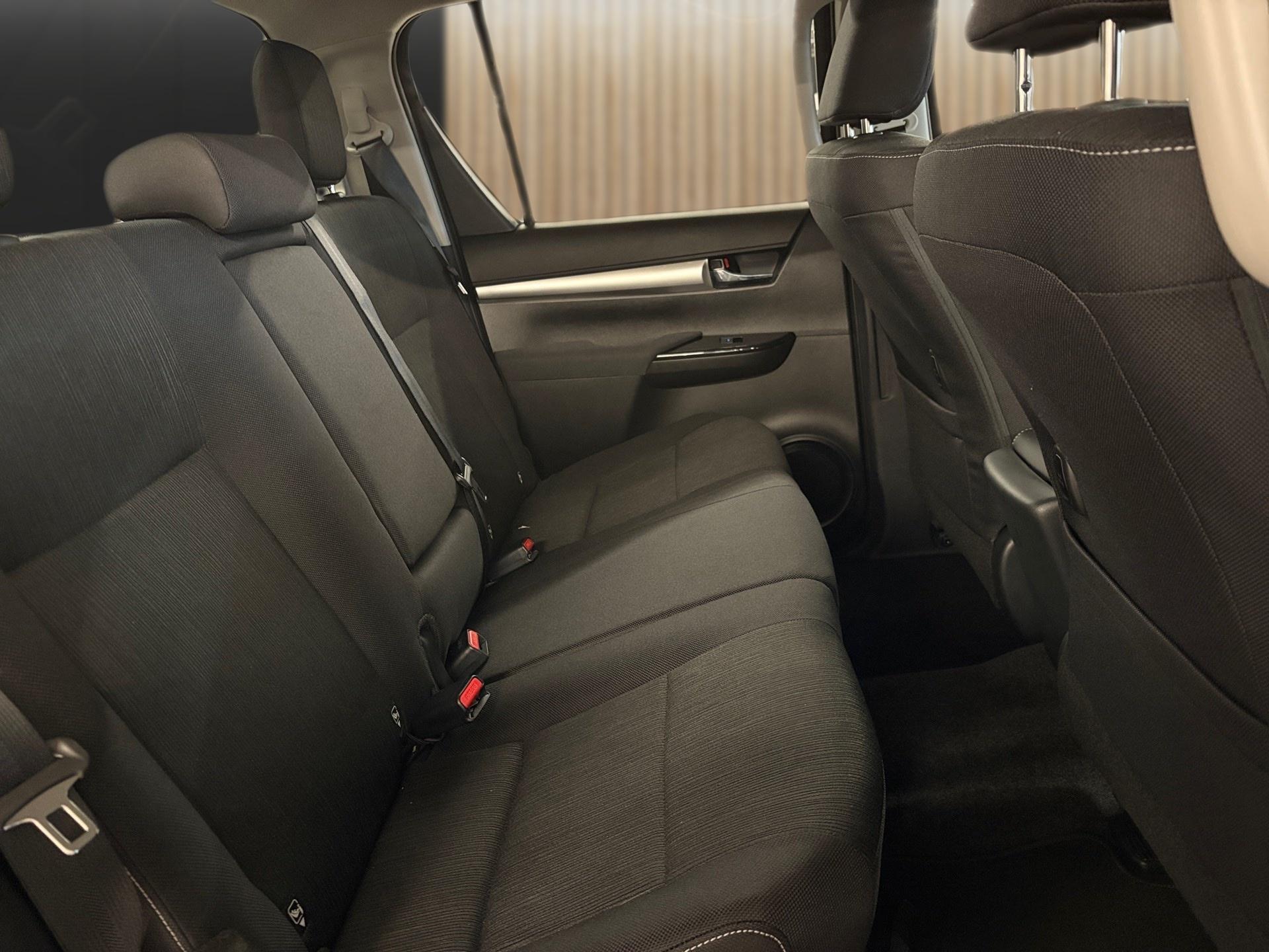 TOYOTA Hilux Double Cab.-Pick-up 2.8 D-4D MHEV 204 Style-image-15