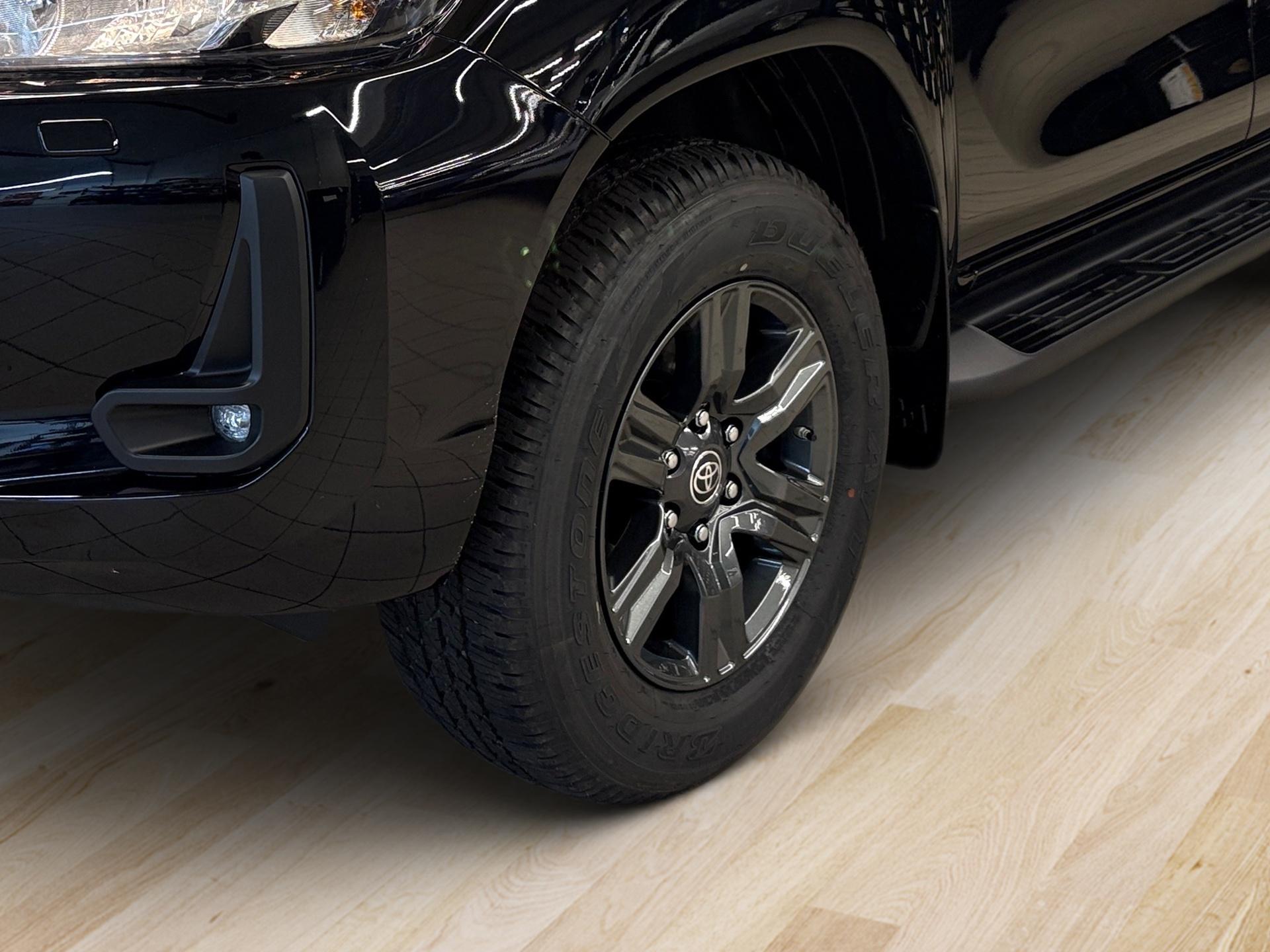 TOYOTA Hilux Double Cab.-Pick-up 2.8 D-4D MHEV 204 Style-image-9