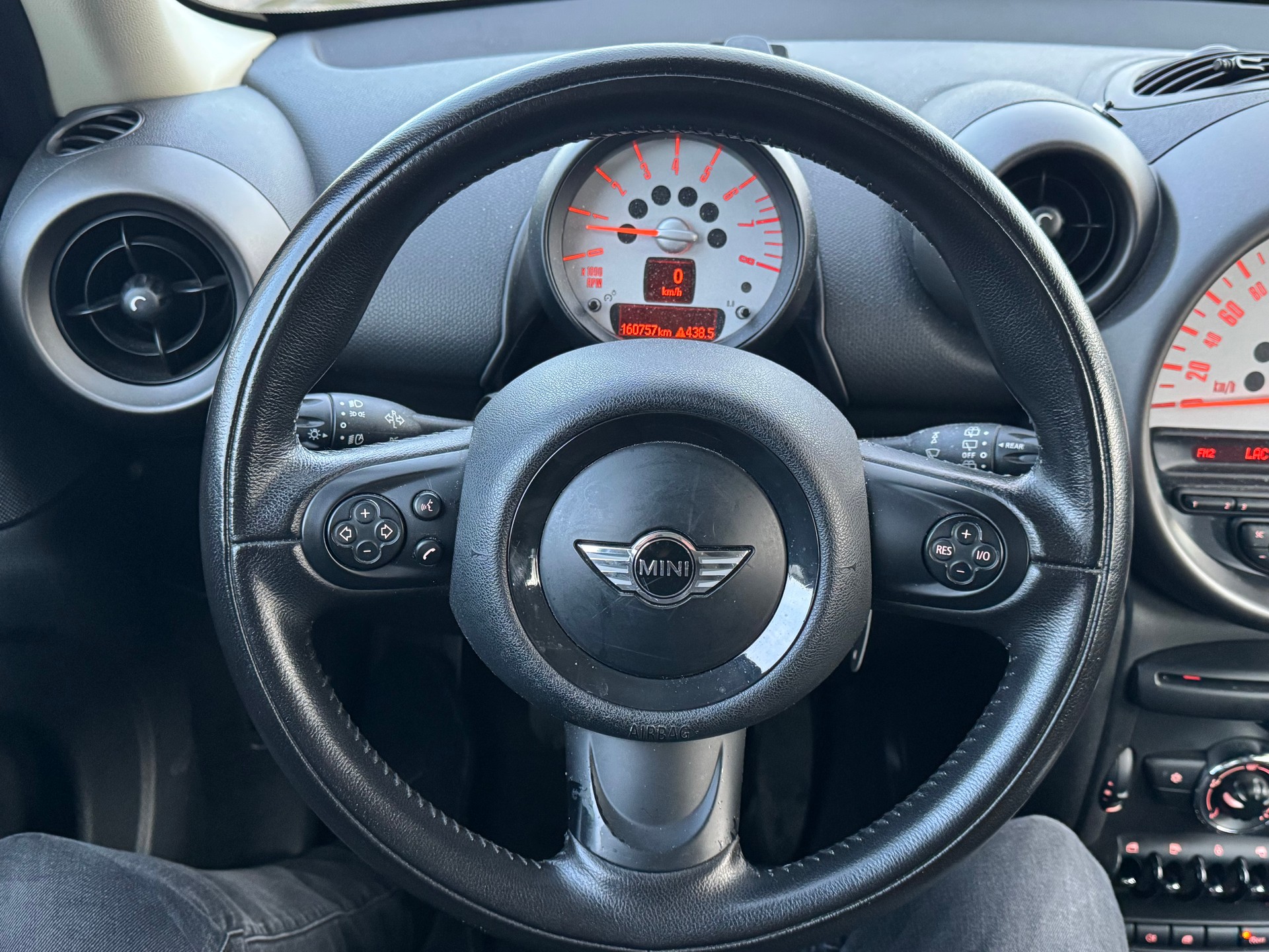 MINI Countryman Cooper FWD-image-12