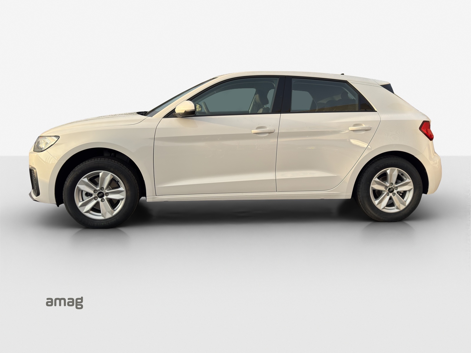 AUDI A1 Sportback 30 TFSI Attraction S-tronic-image-1