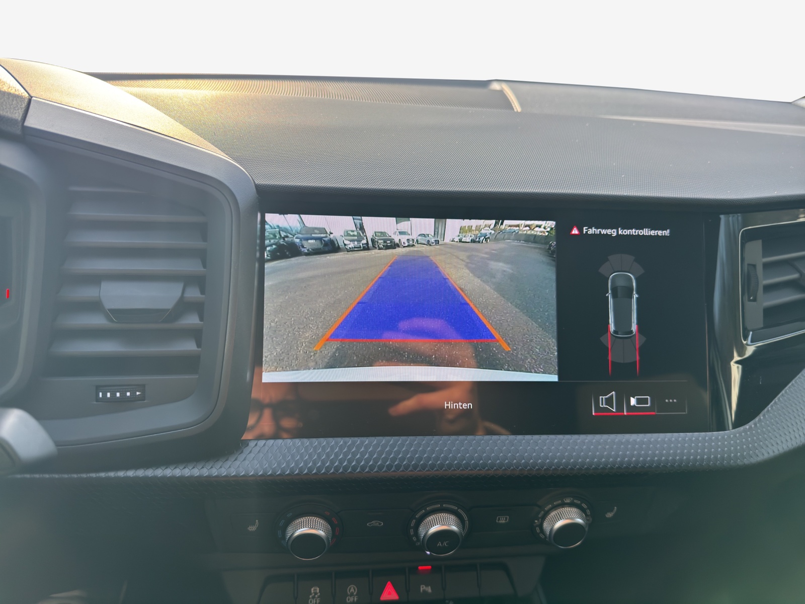AUDI A1 Sportback 30 TFSI Attraction S-tronic-image-15